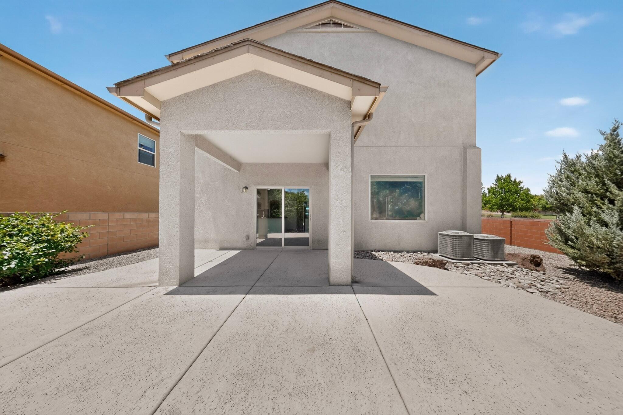 Photo 12 — 836 Zimina Drive NW