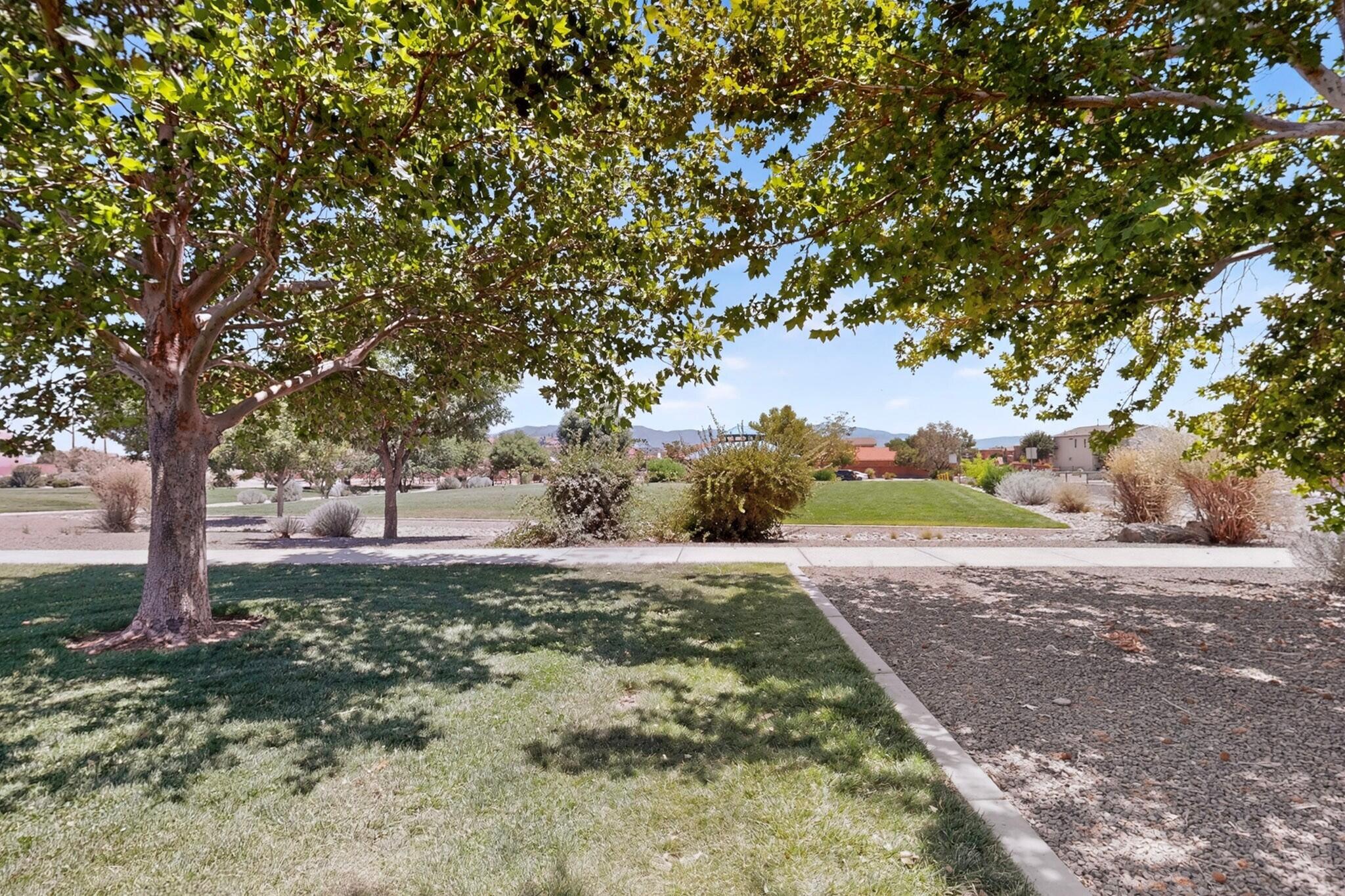 Photo 7 — 836 Zimina Drive NW