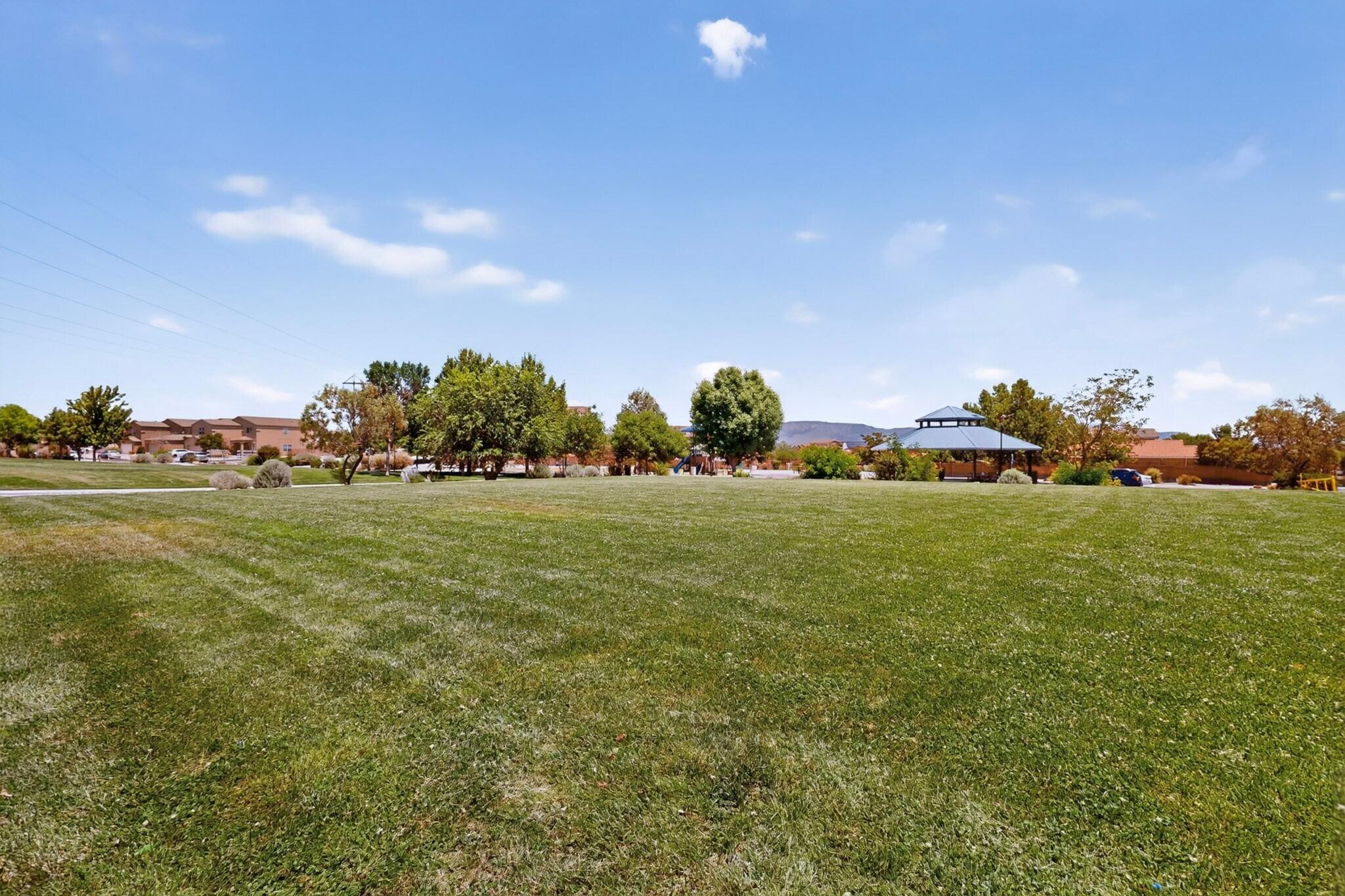 Photo 4 — 836 Zimina Drive NW