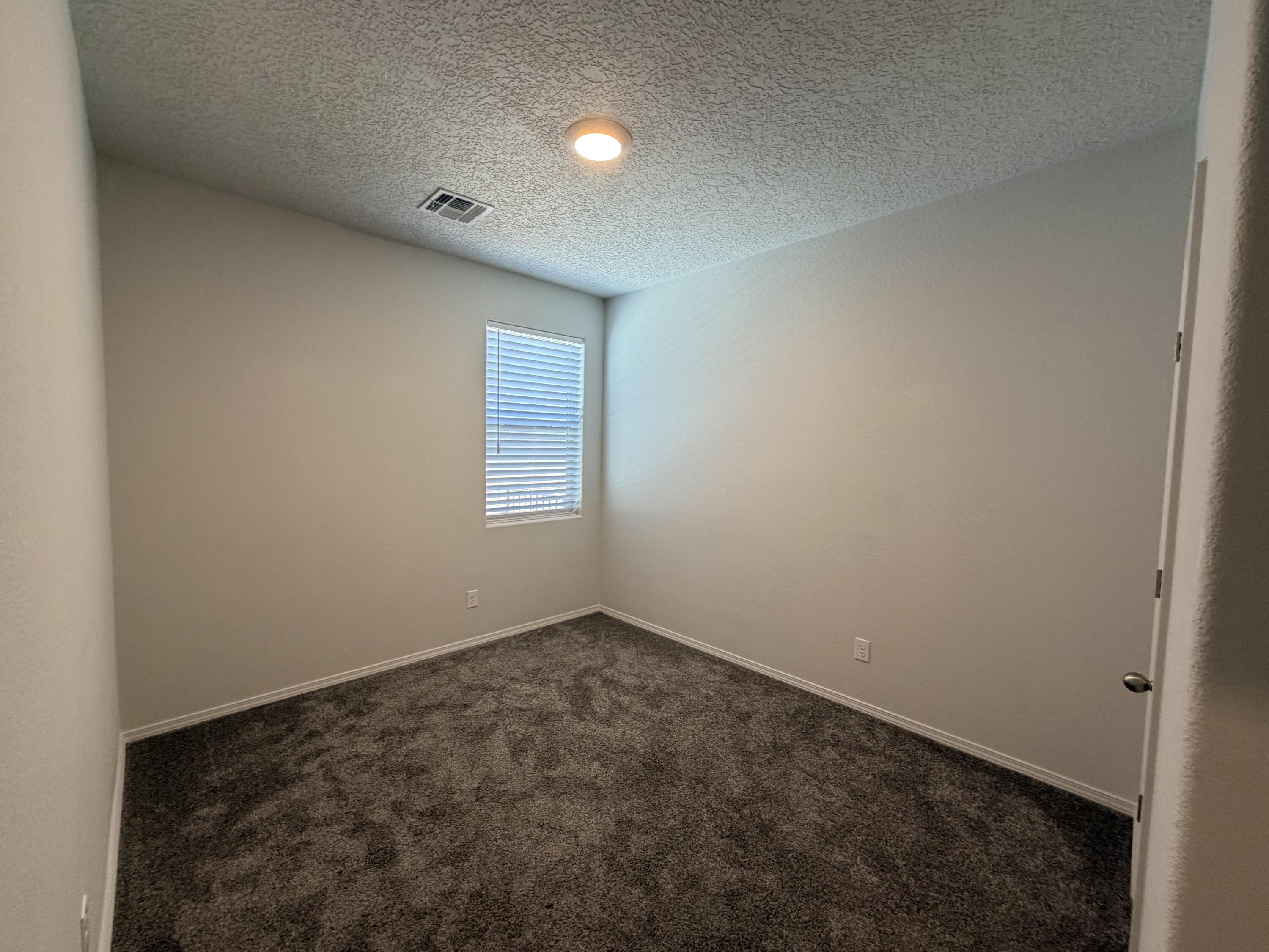 Photo 4 — 1502 Calle Oeste NW