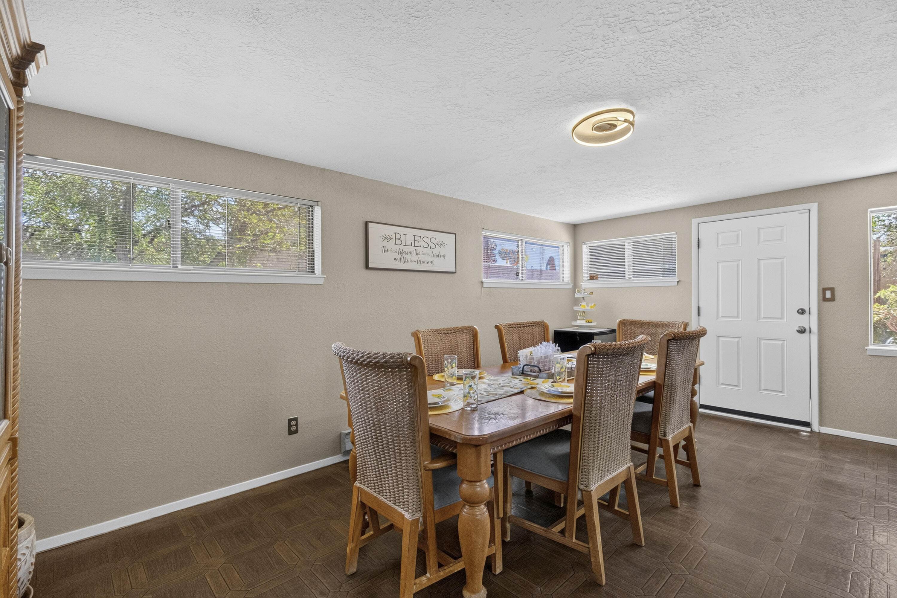 Photo 2 — 4004 Van Buren Street NE