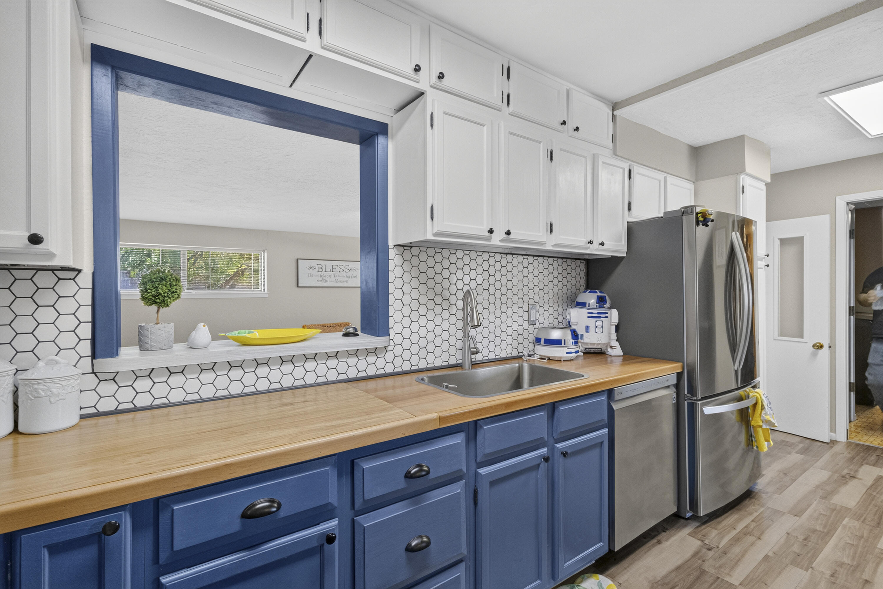 Photo 4 — 4004 Van Buren Street NE