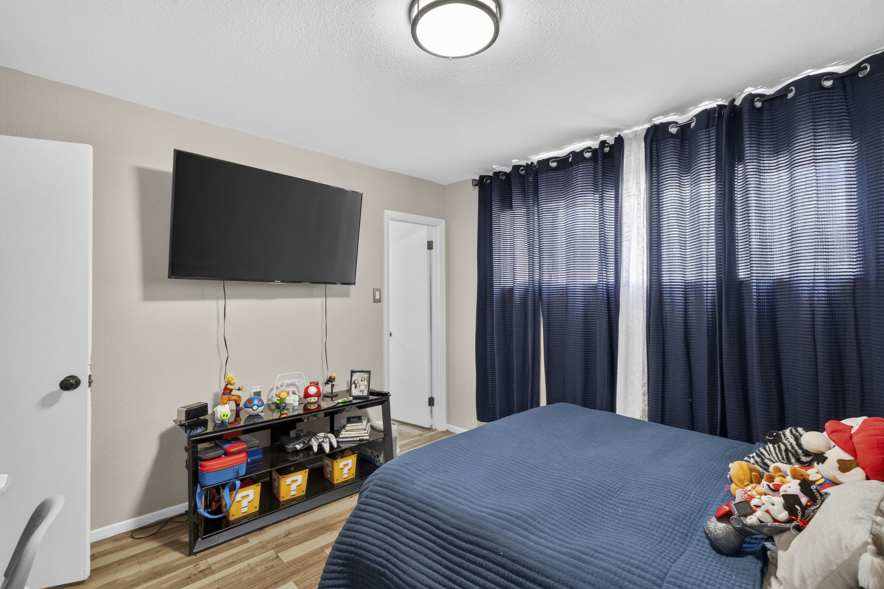 Photo 13 — 4004 Van Buren Street NE