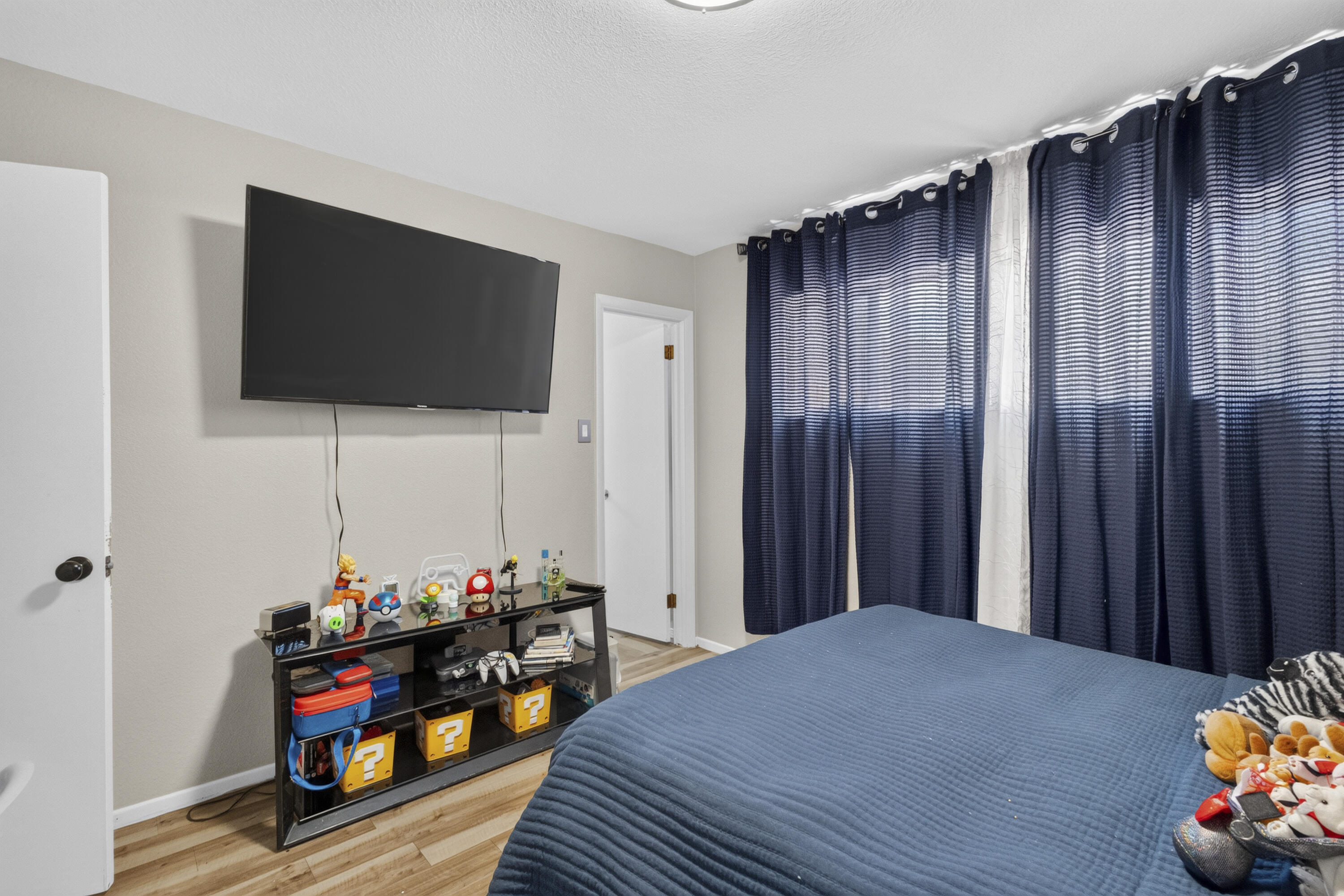 Photo 14 — 4004 Van Buren Street NE
