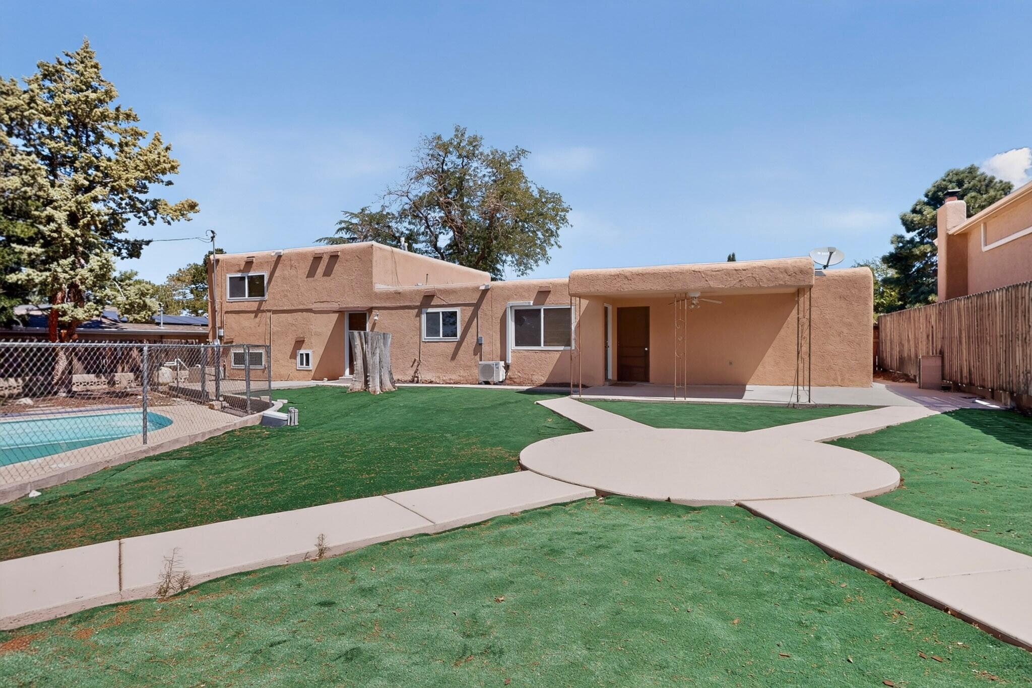 Photo 11 — 9308 Las Calabazillas Road NE