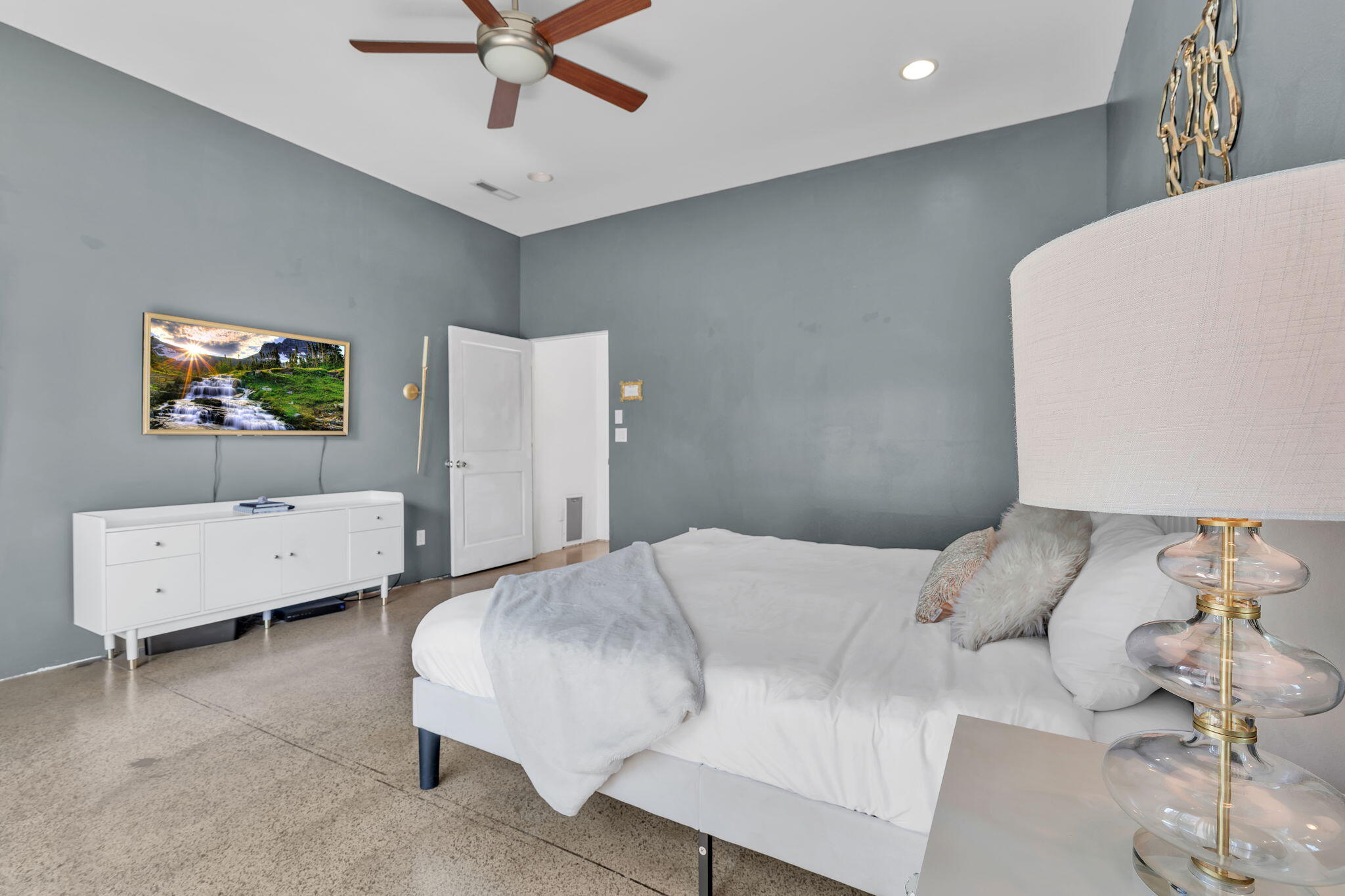 Photo 14 — 1505 San Patricio Avenue SW