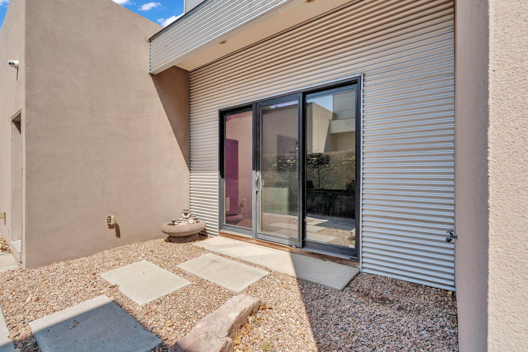 Photo 17 — 1505 San Patricio Avenue SW