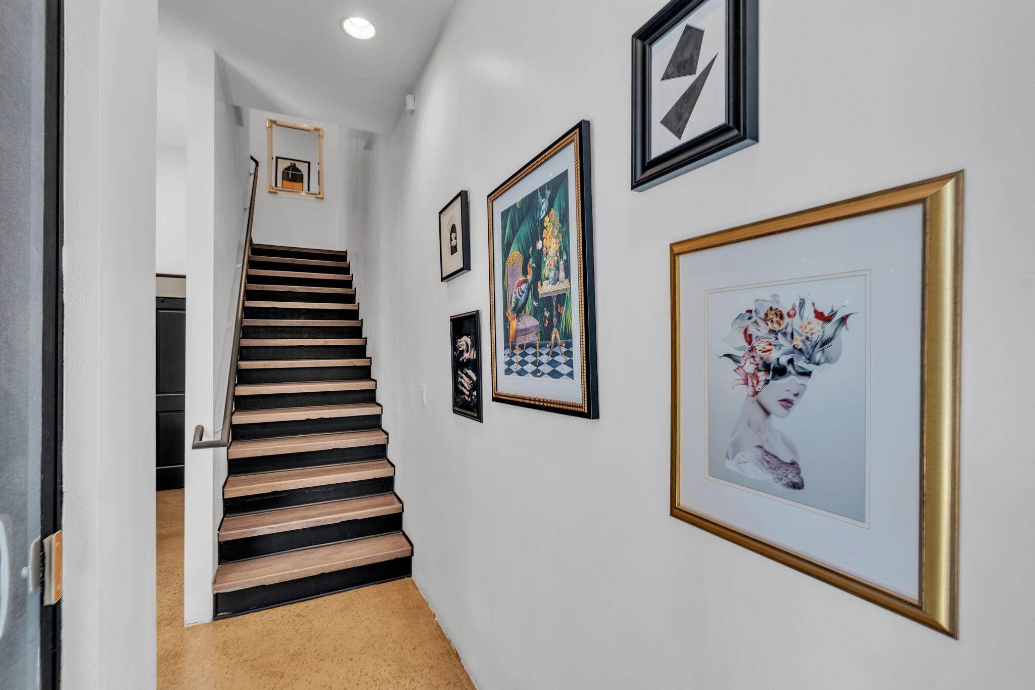 Photo 18 — 1505 San Patricio Avenue SW