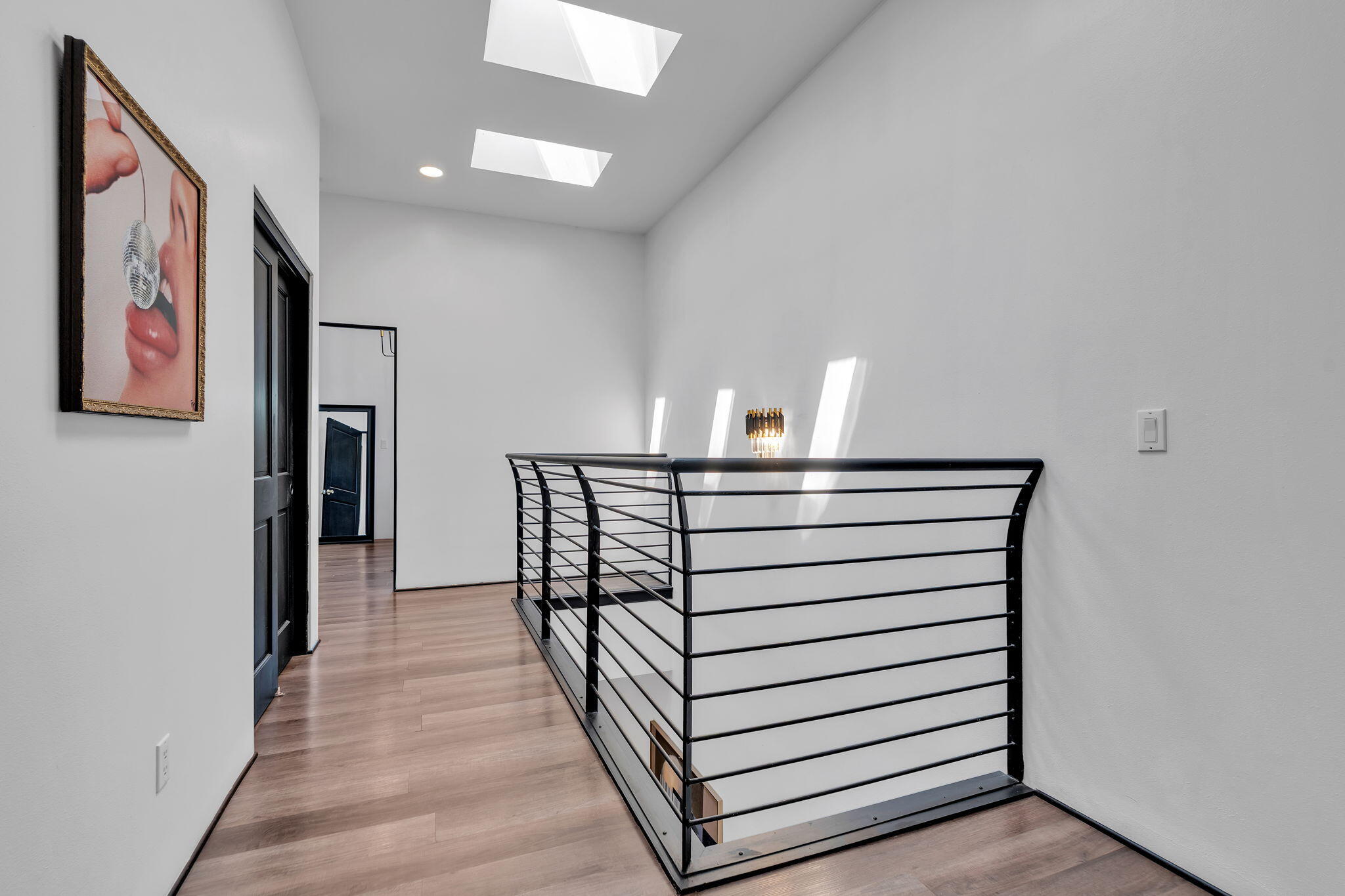 Photo 19 — 1505 San Patricio Avenue SW
