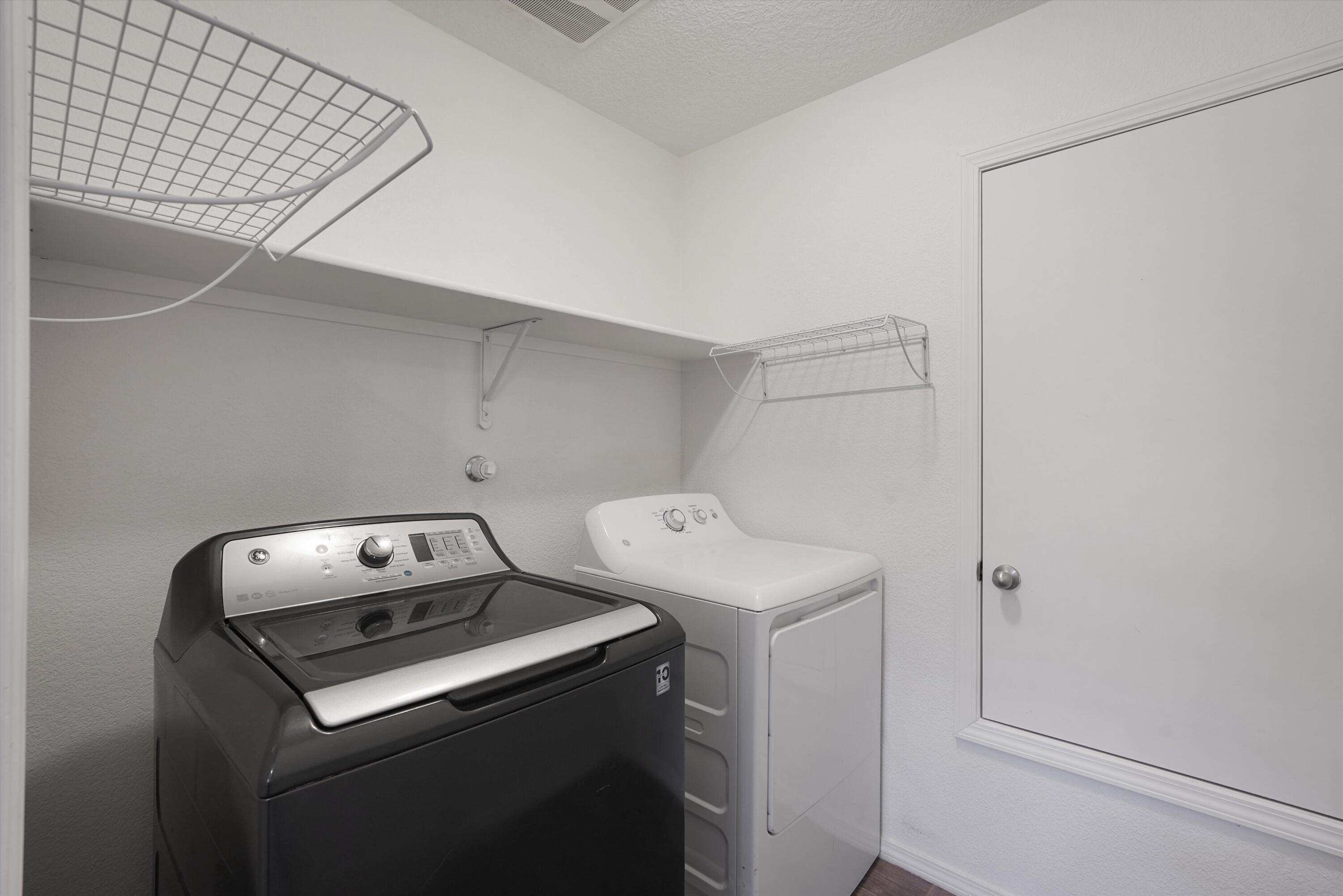 Photo 6 — 1159 Grace Street NE