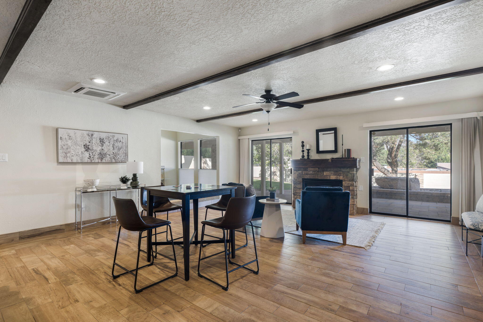 Photo 19 — 9806 Greenbrier Road NE