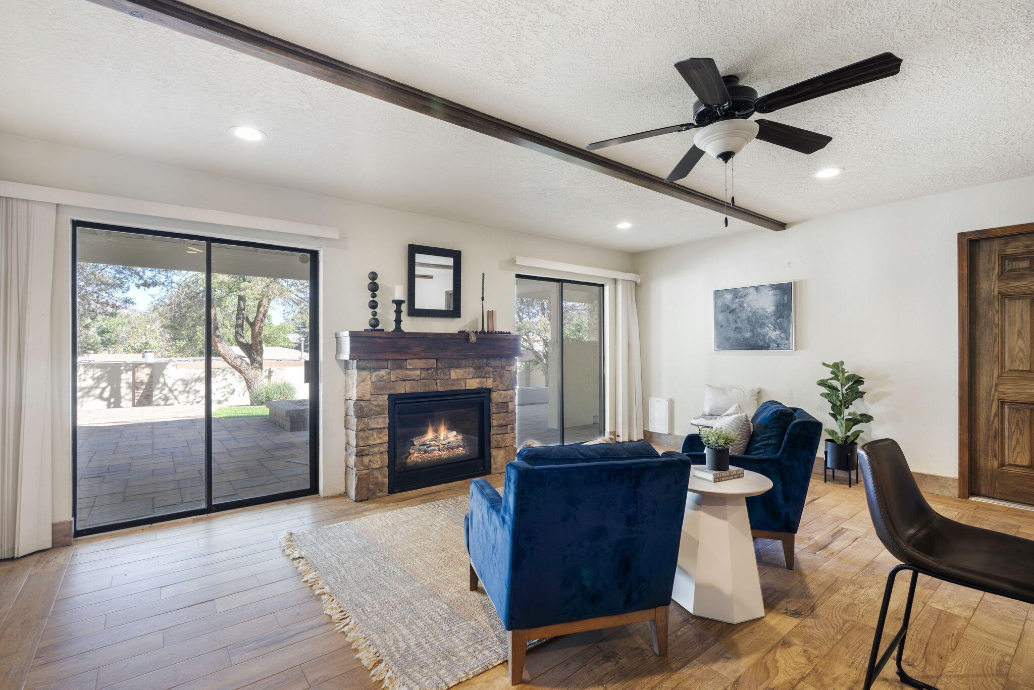 Photo 18 — 9806 Greenbrier Road NE