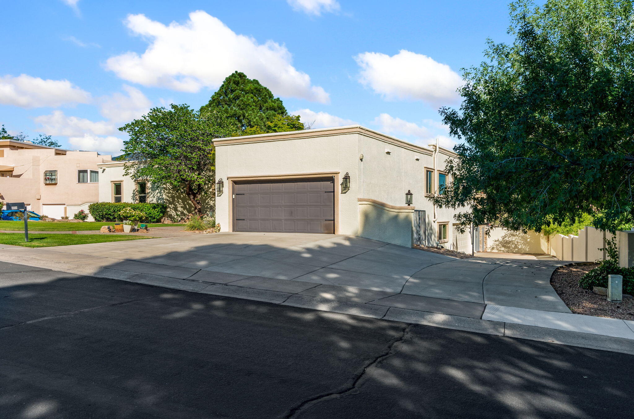 Photo 5 — 9806 Greenbrier Road NE