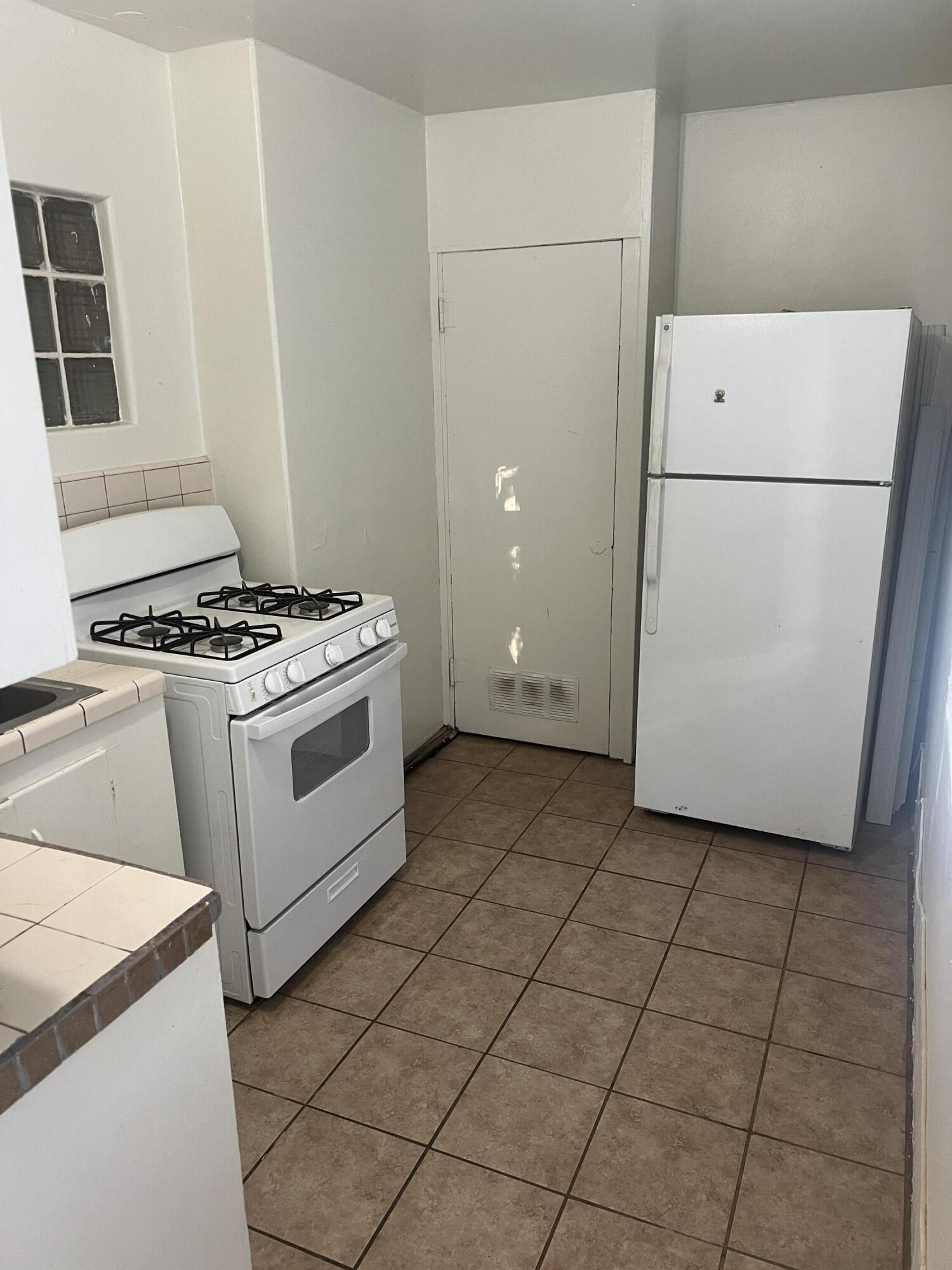Photo 2 — 344 Tennessee Street NE B