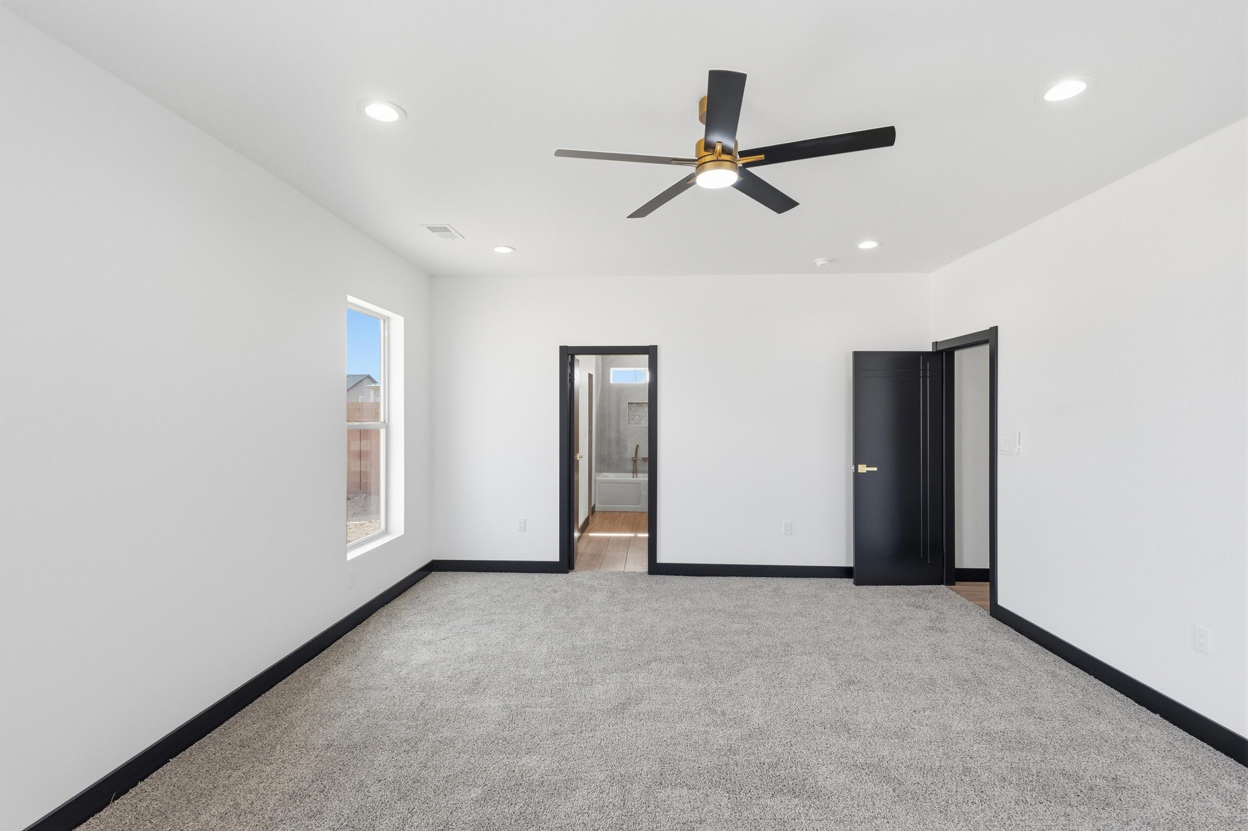 Photo 17 — 404 Northern Boulevard NE