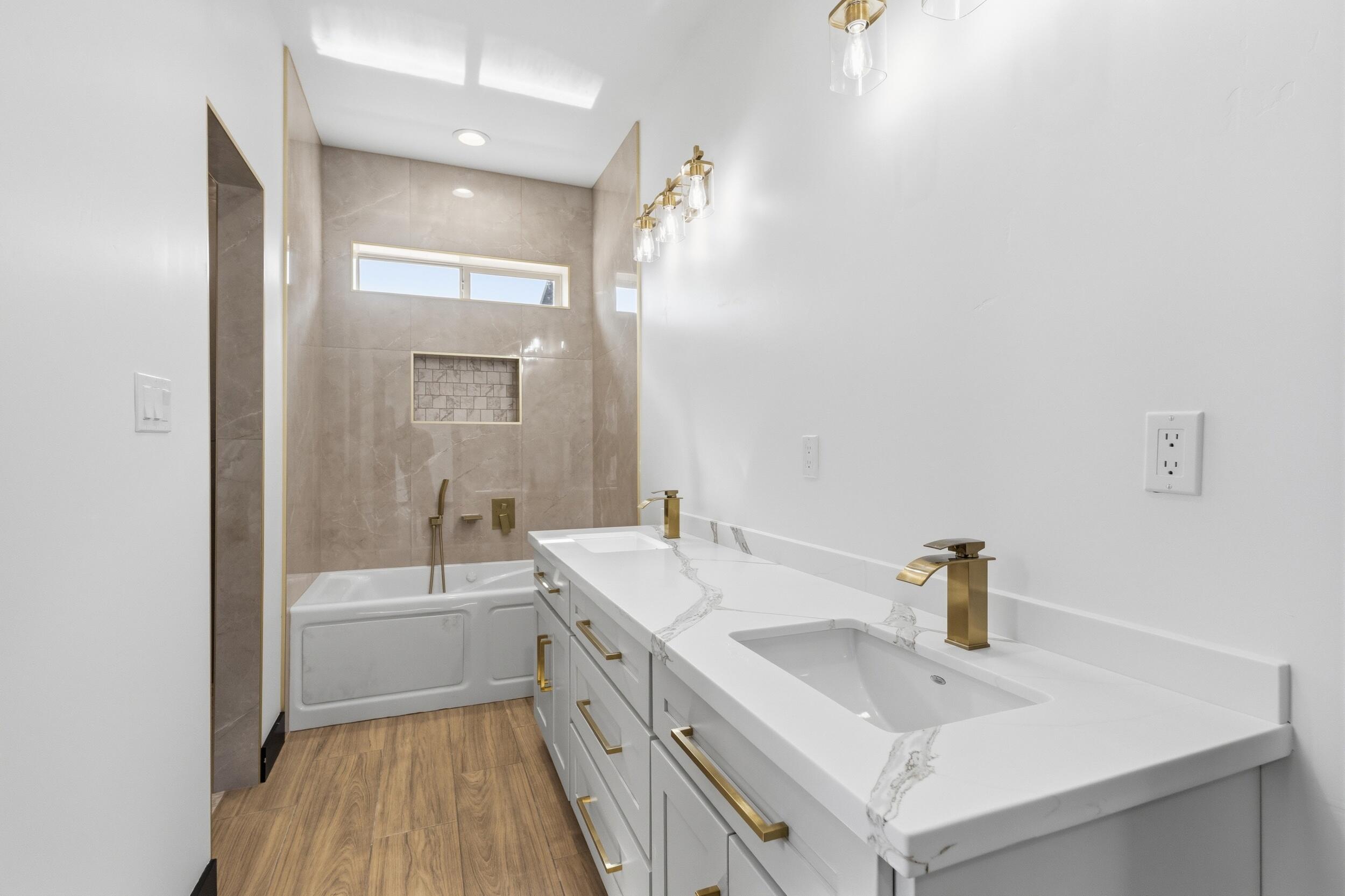 Photo 16 — 404 Northern Boulevard NE