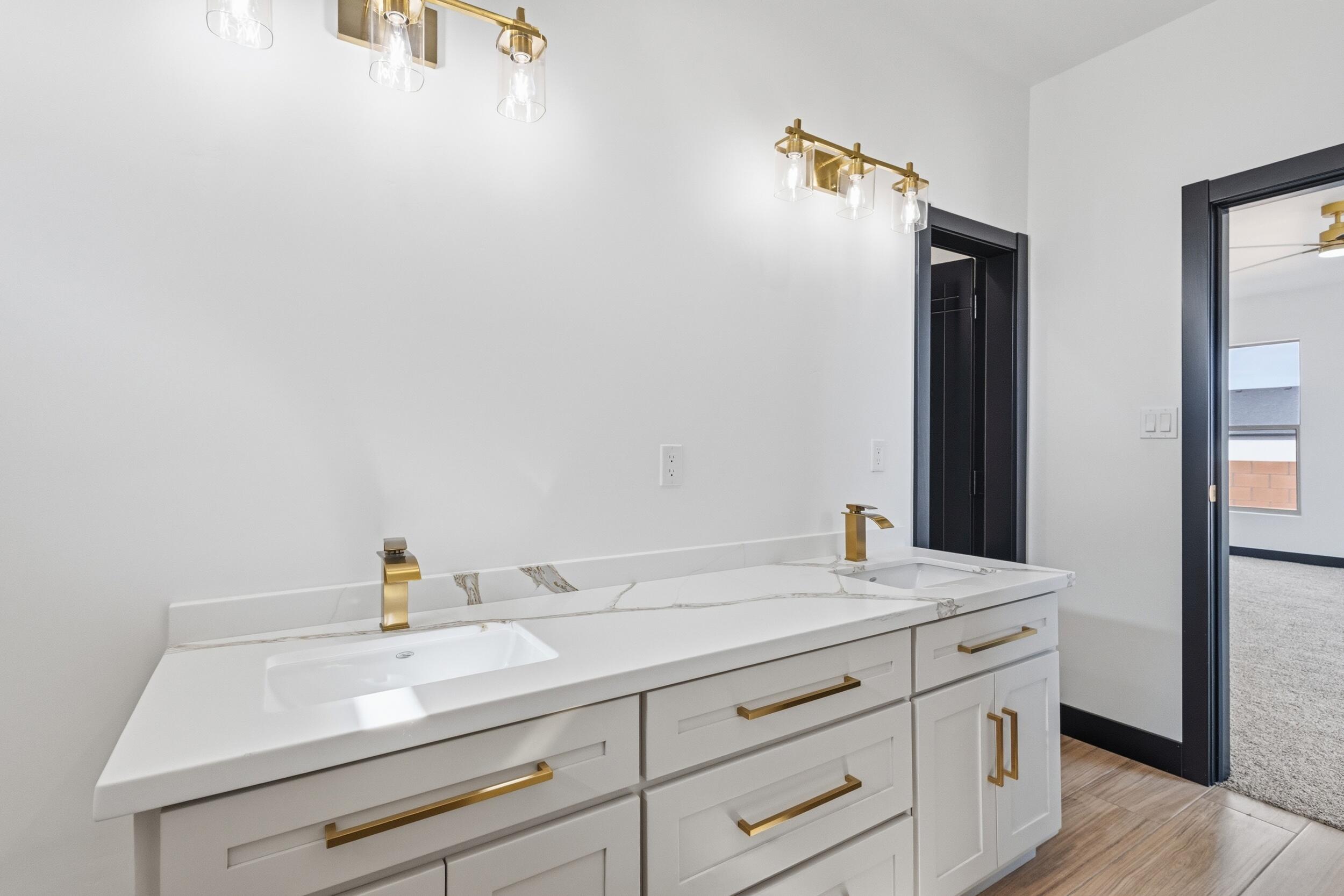Photo 12 — 404 Northern Boulevard NE