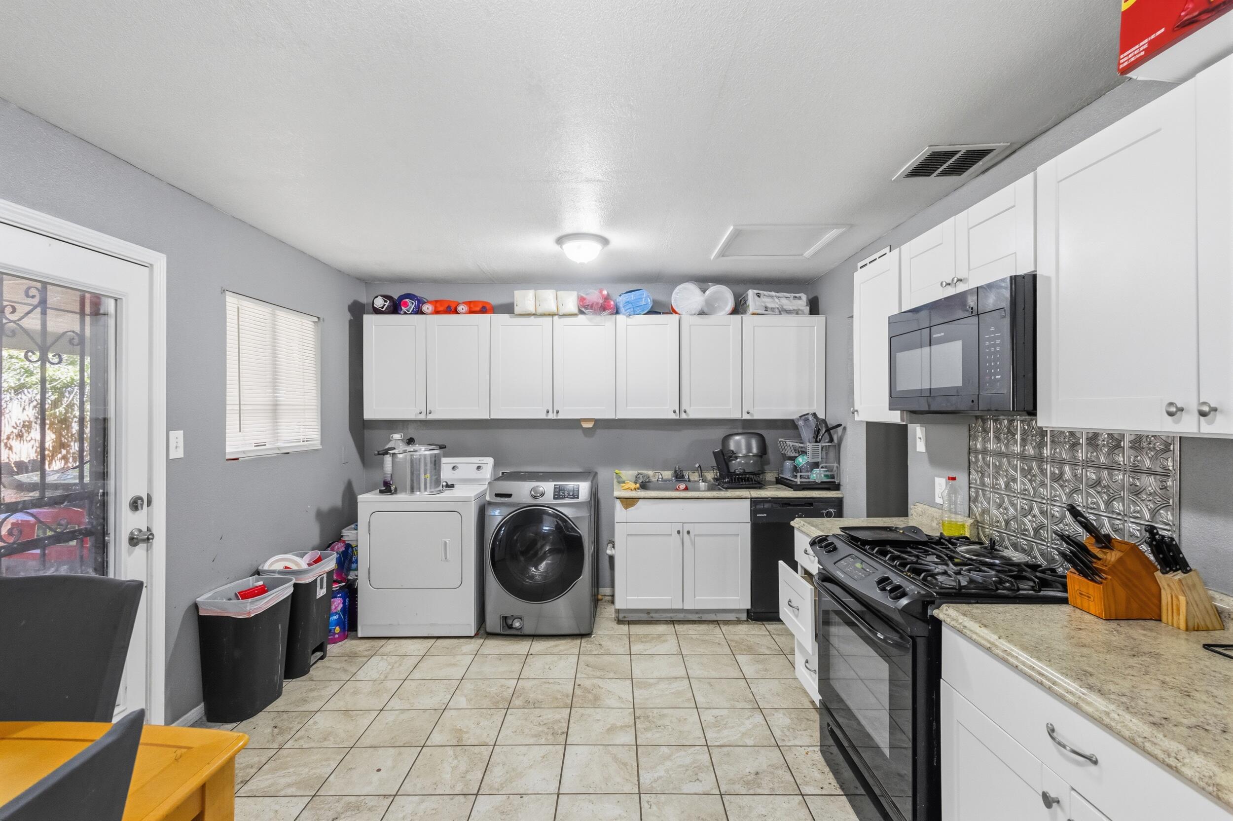 Photo 17 — 4621 Glendale Place NW