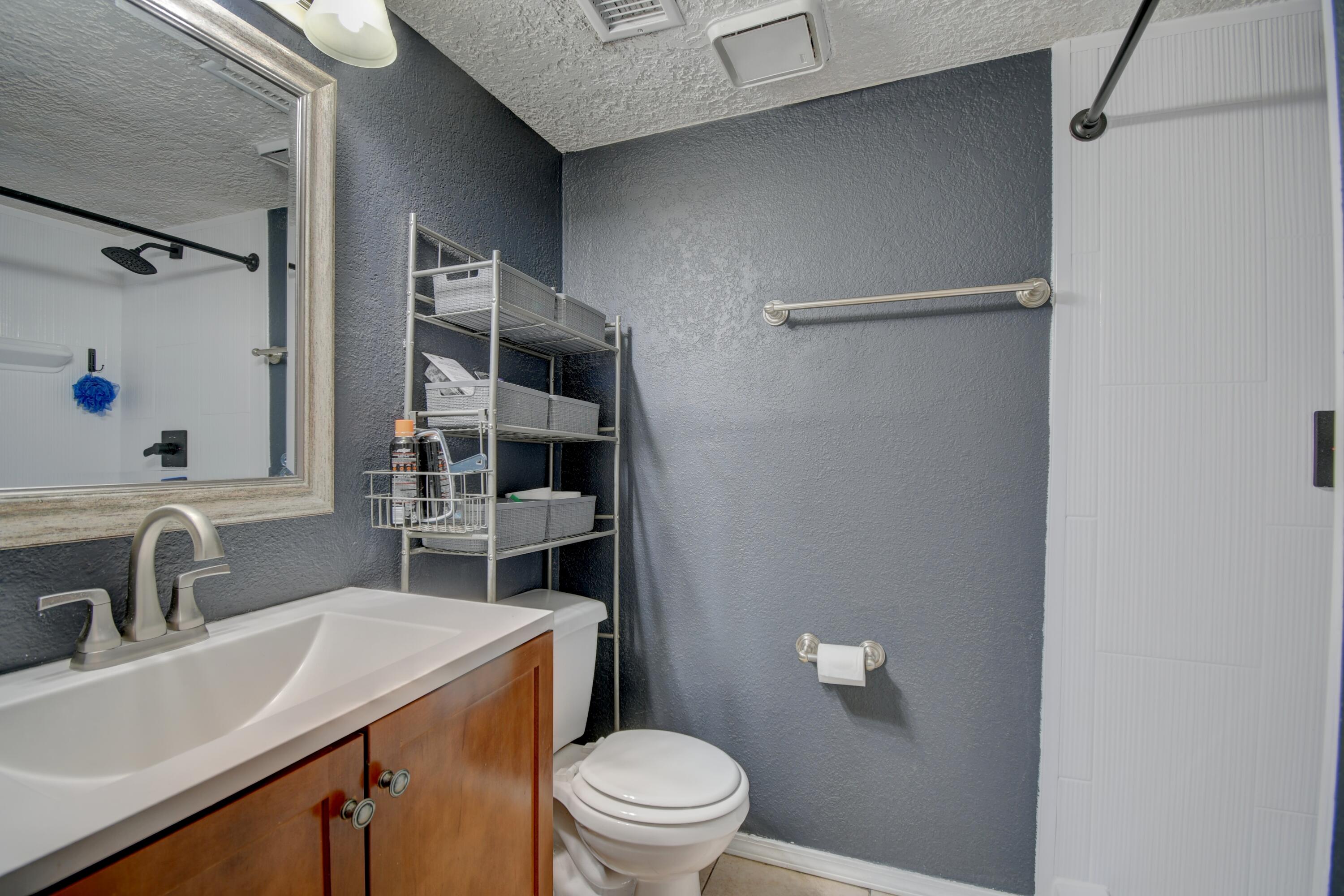 Photo 6 — 6041 Sequoia Road NW APT B12