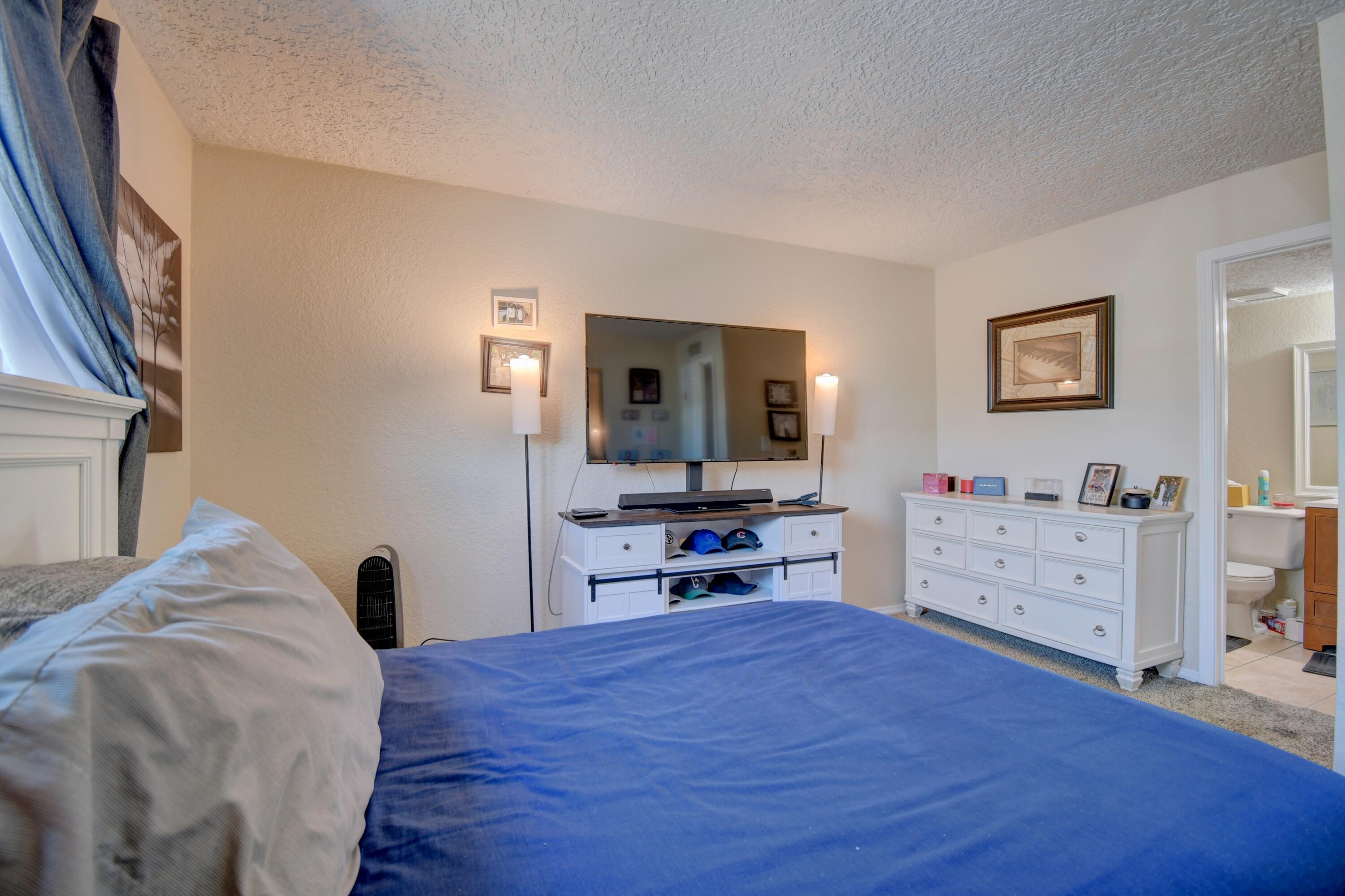 Photo 10 — 6041 Sequoia Road NW APT B12