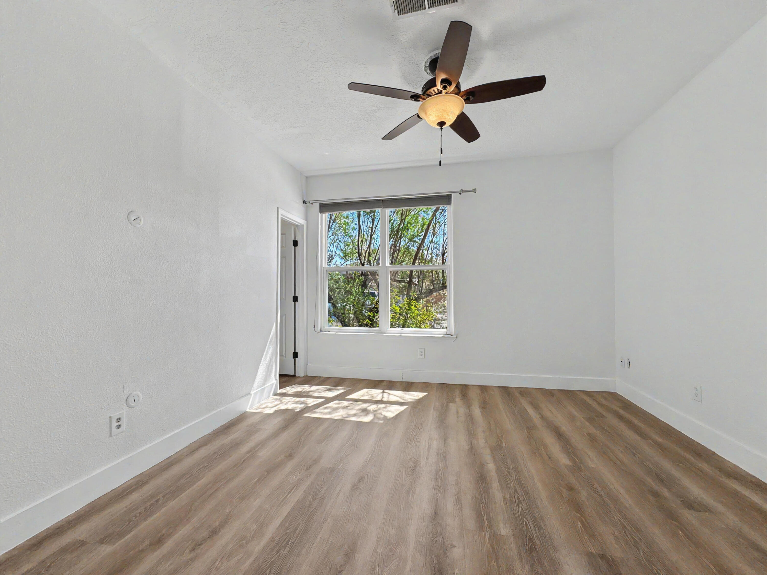 Photo 13 — 10215 Marin Drive NW