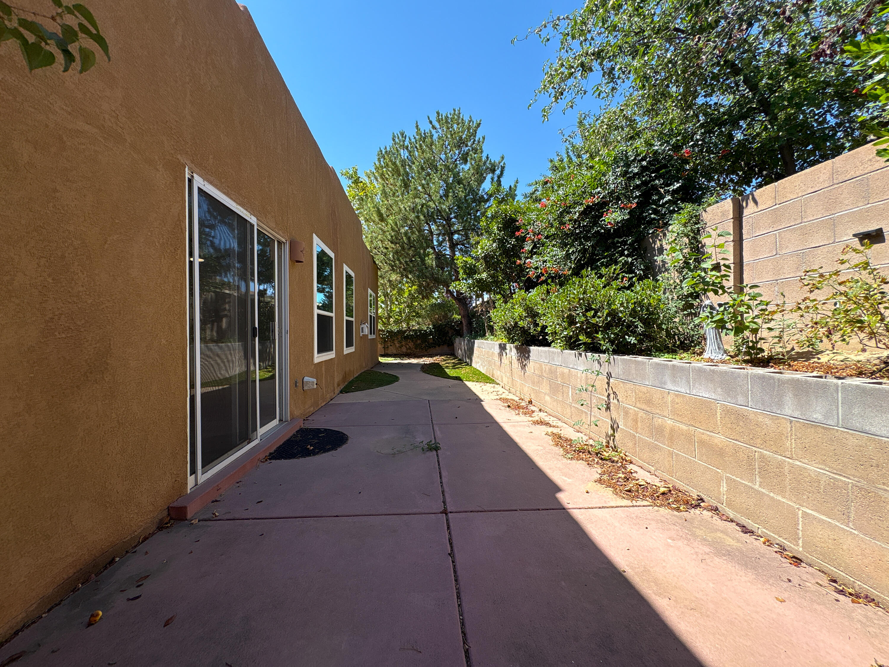 Photo 11 — 10215 Marin Drive NW