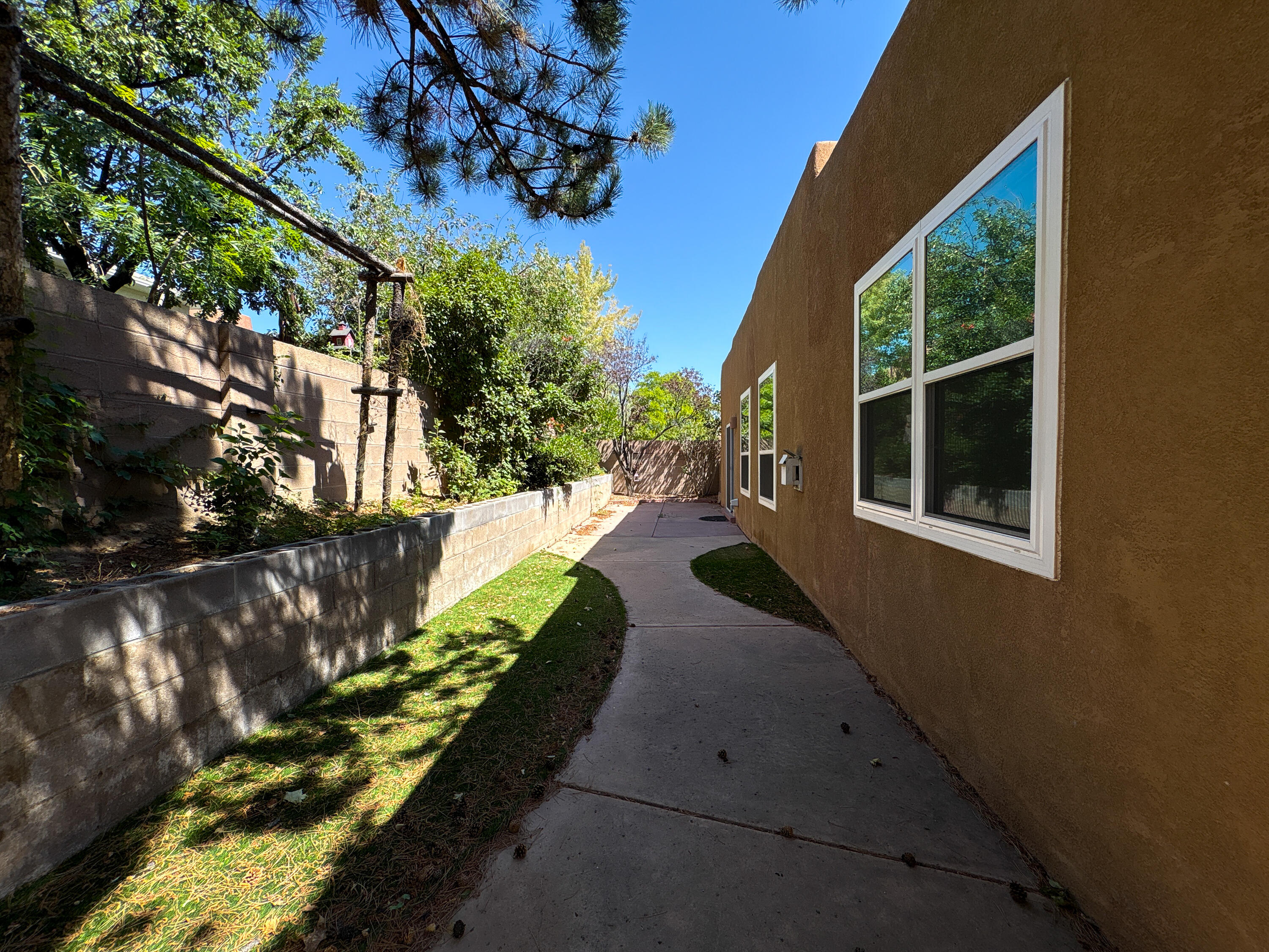 Photo 10 — 10215 Marin Drive NW