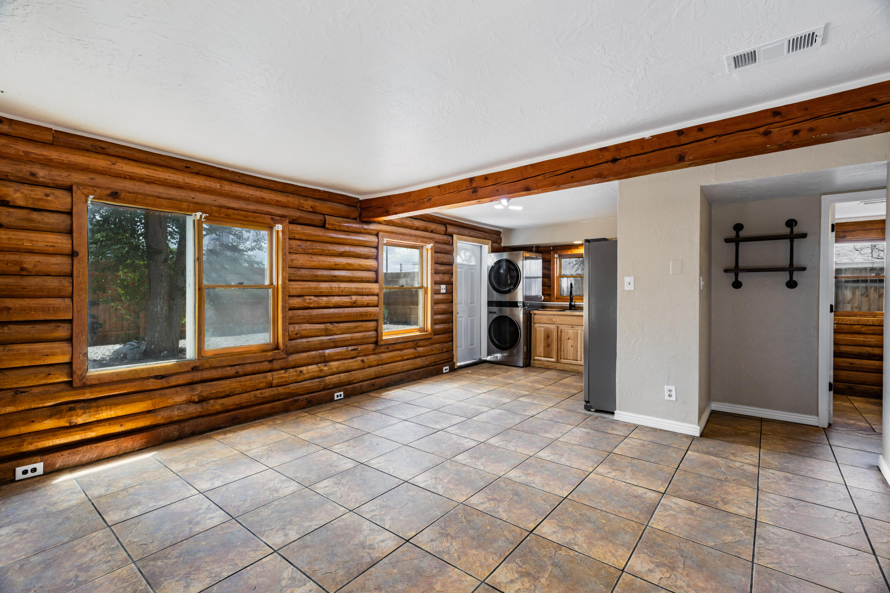 Photo 8 — 1133 Louisiana Boulevard SE