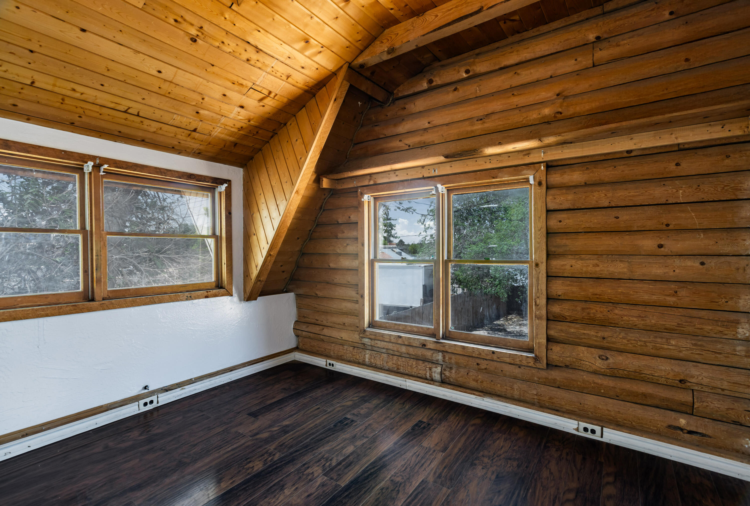 Photo 11 — 1133 Louisiana Boulevard SE