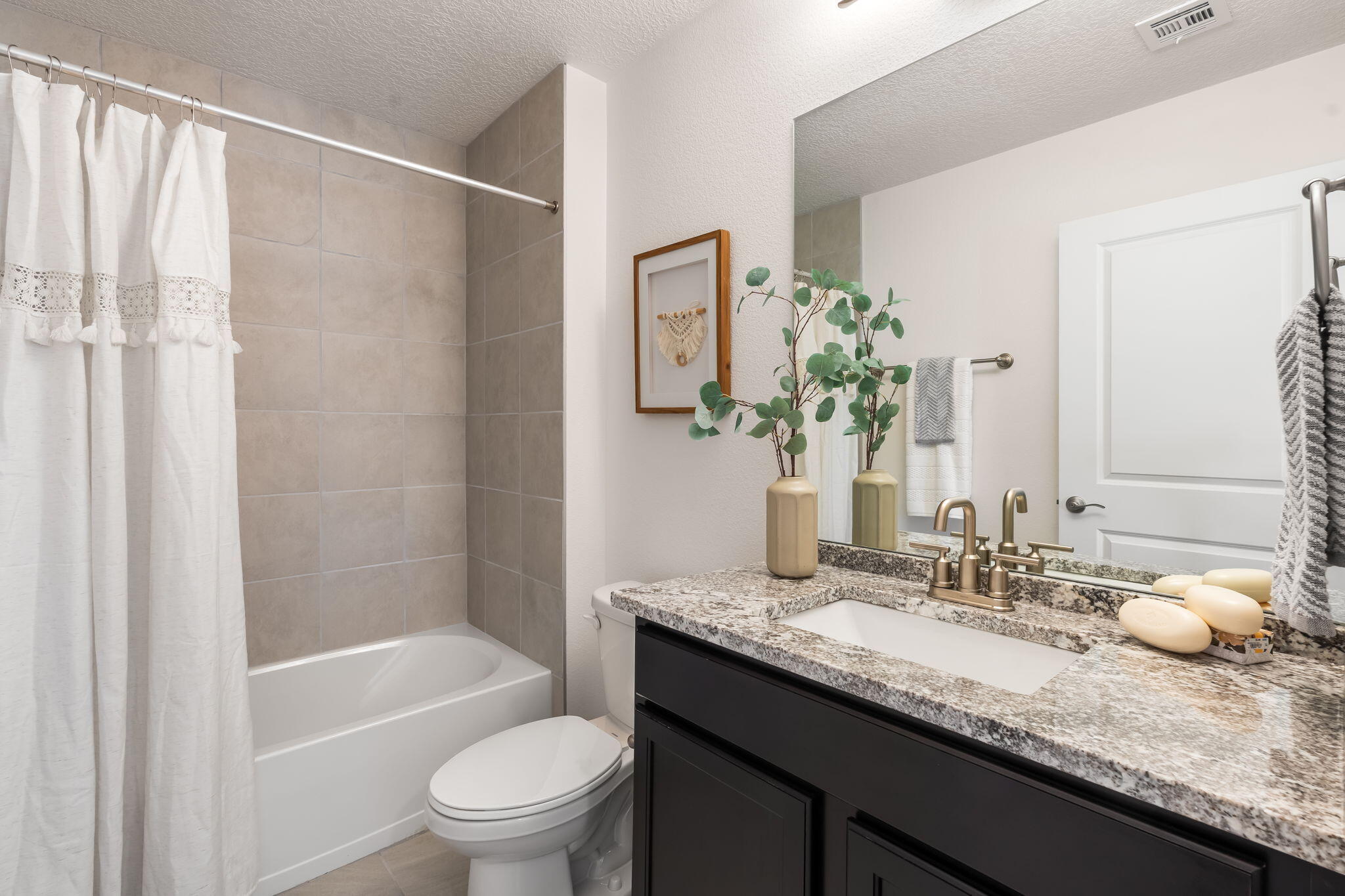 Photo 14 — 8940 Mountain Ash Avenue SW