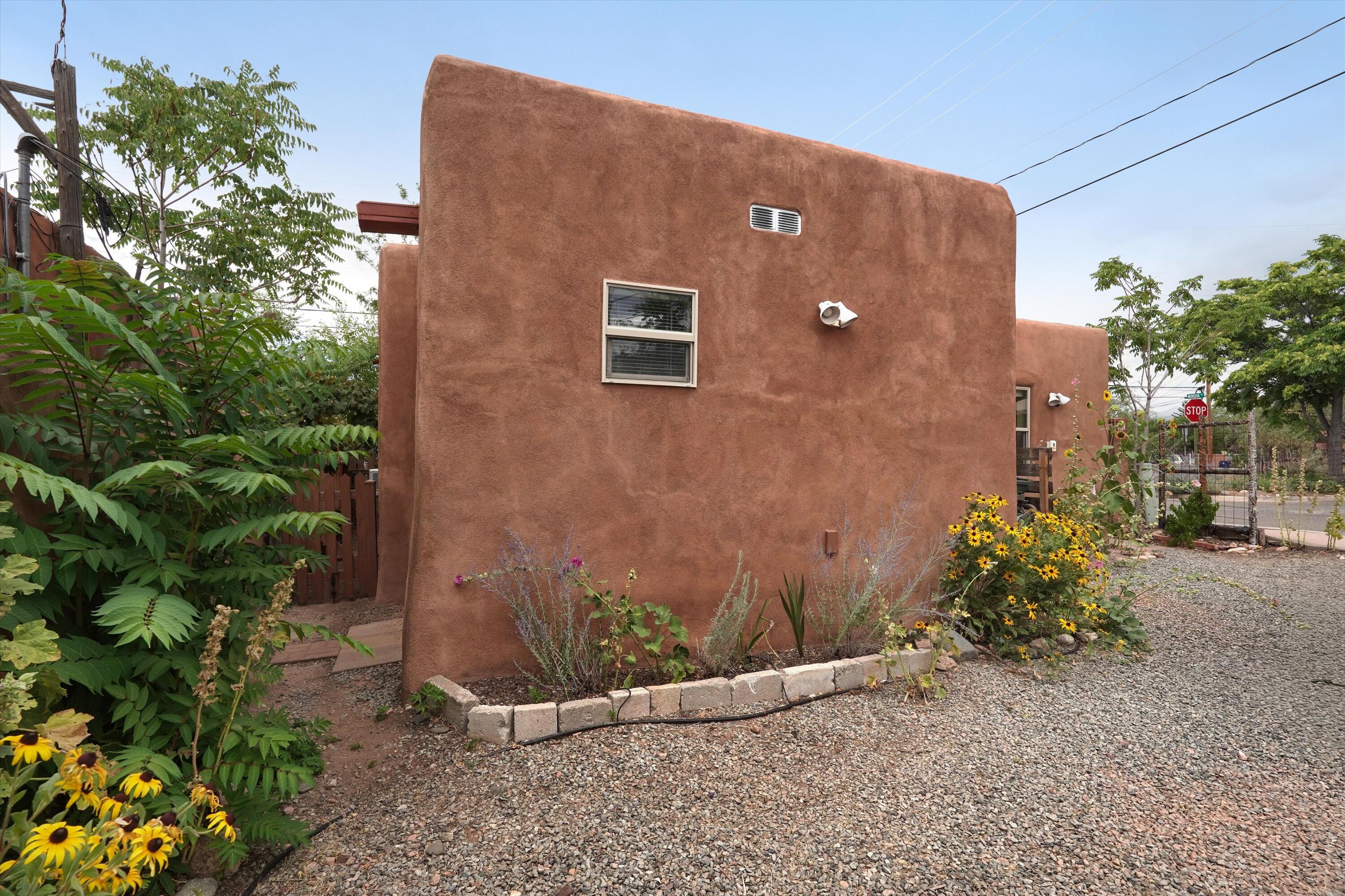 Photo 10 — 912 Alto Street
