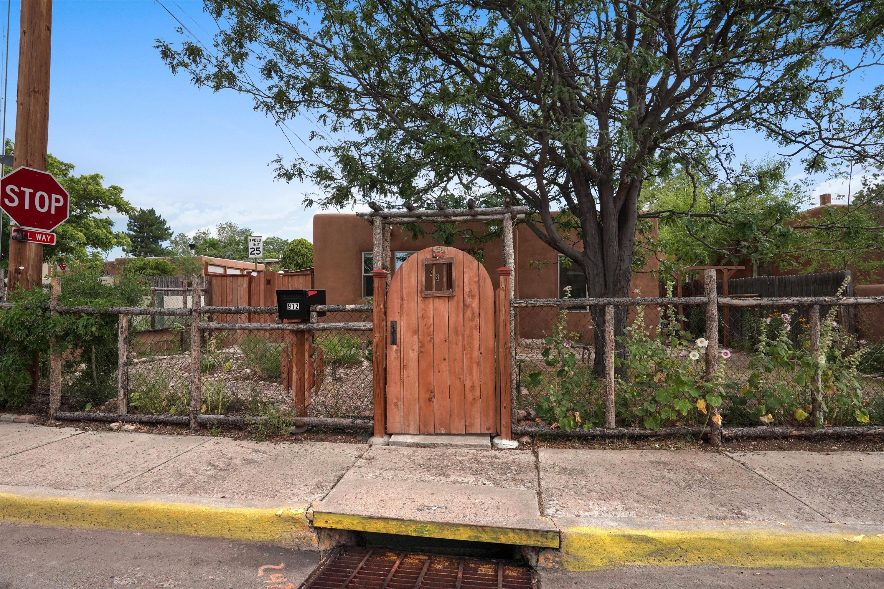 Photo 7 — 912 Alto Street