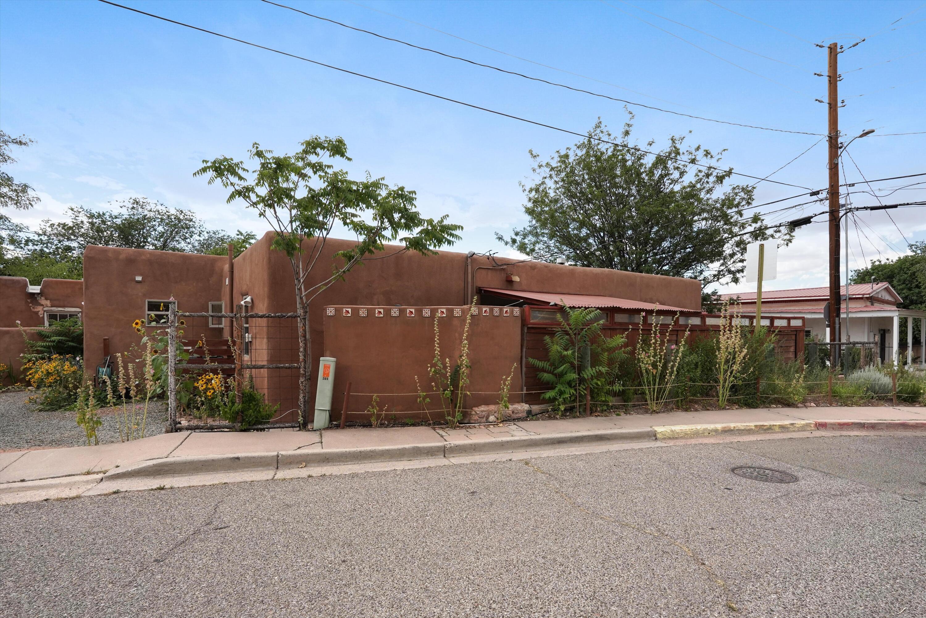 Photo 5 — 912 Alto Street