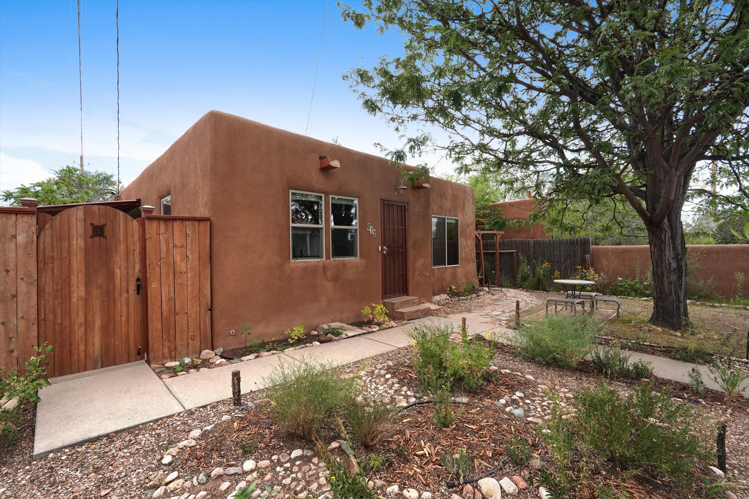 Photo 4 — 912 Alto Street