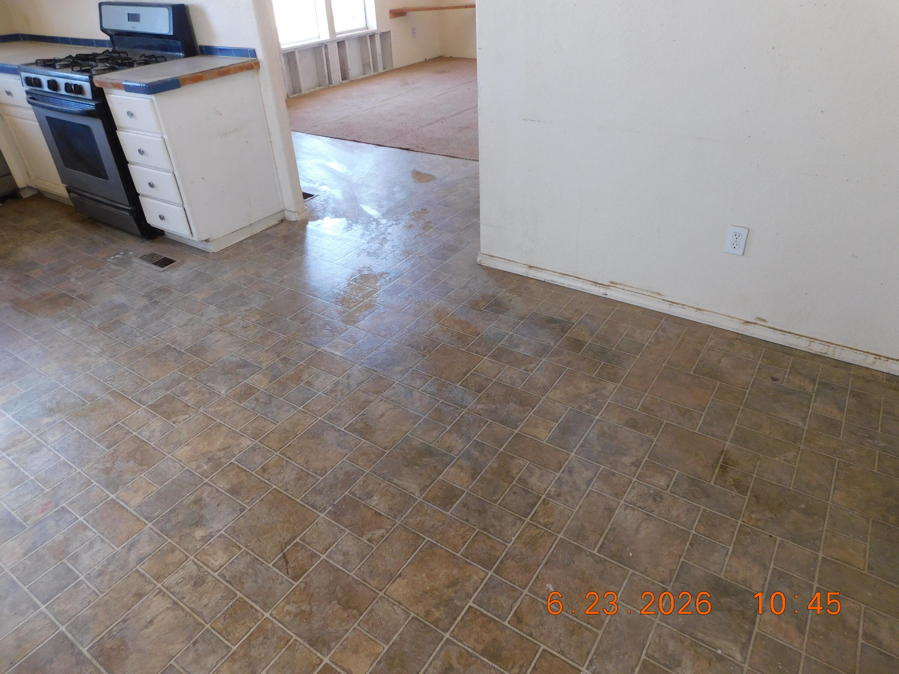 Photo 3 — 673 Meadowlake Road
