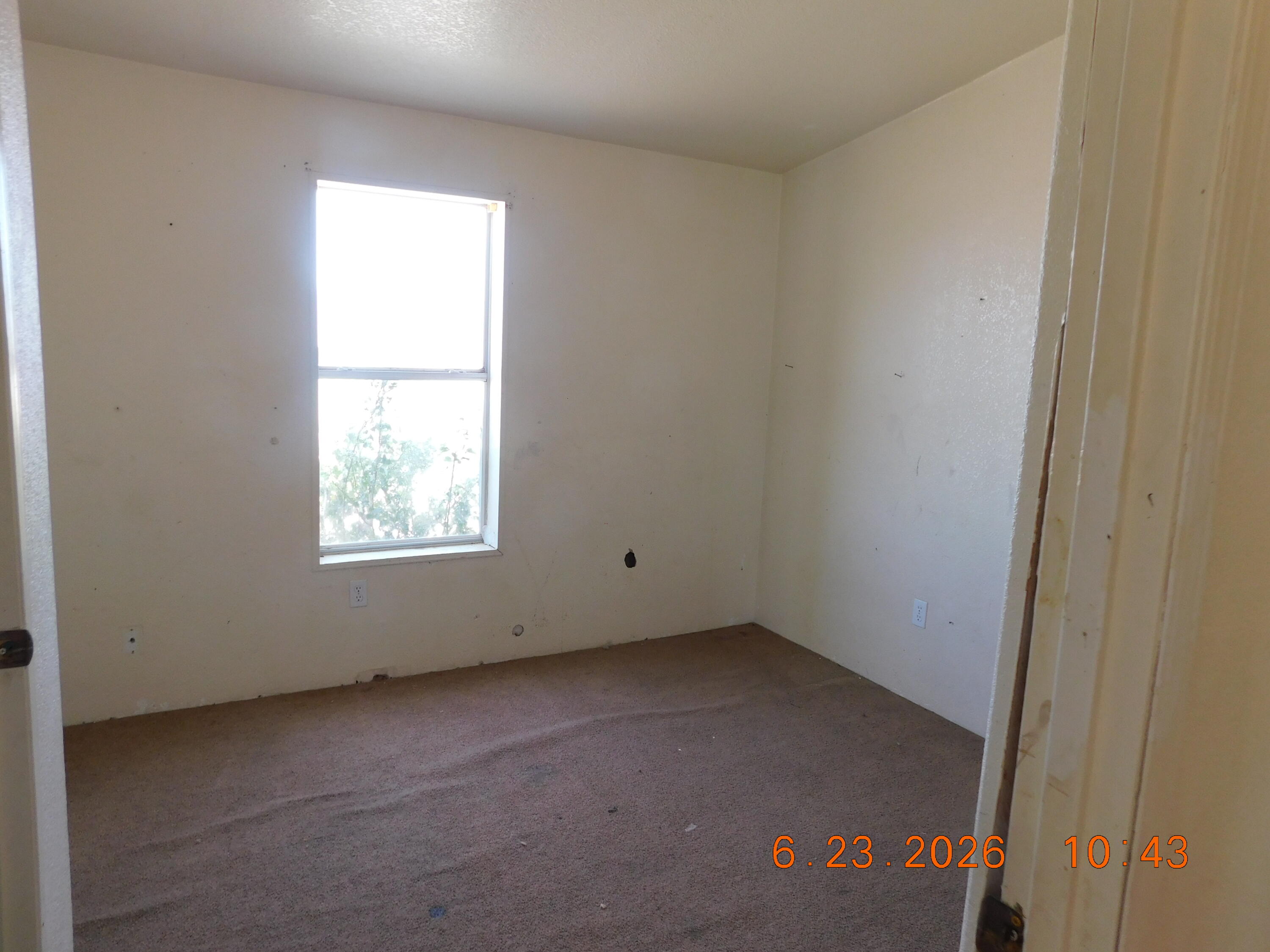Photo 6 — 673 Meadowlake Road