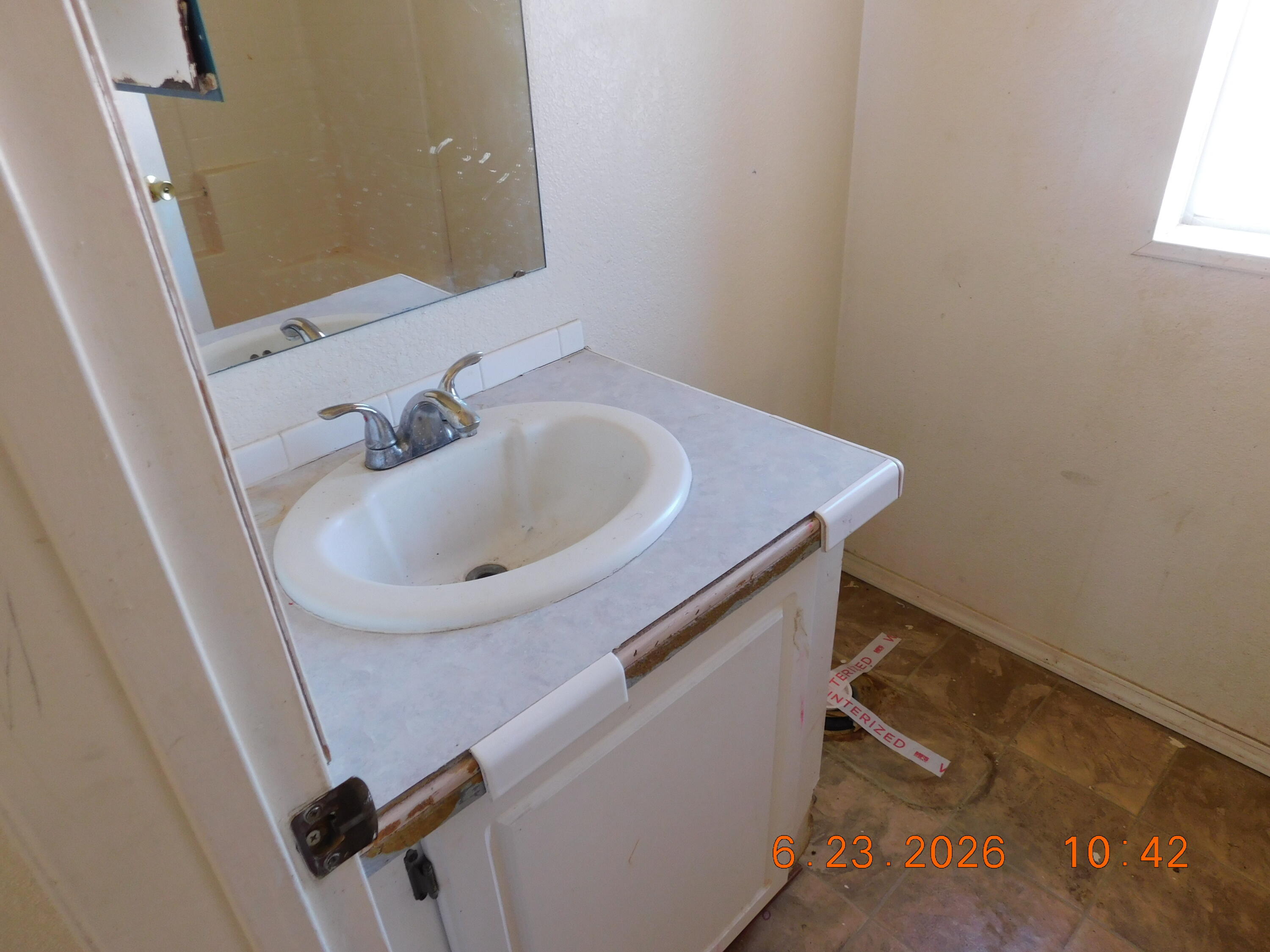 Photo 8 — 673 Meadowlake Road