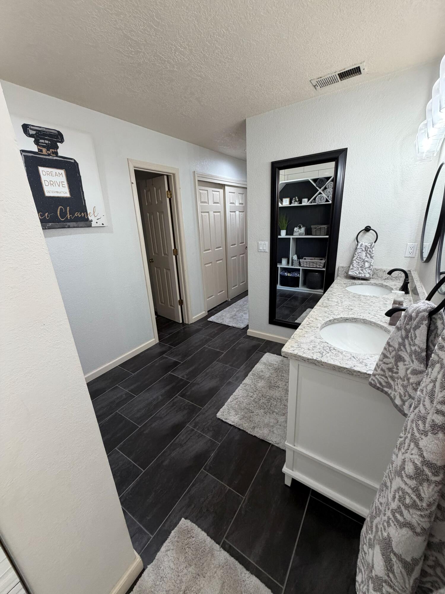 Photo 17 — 6305 Sunray Road NW