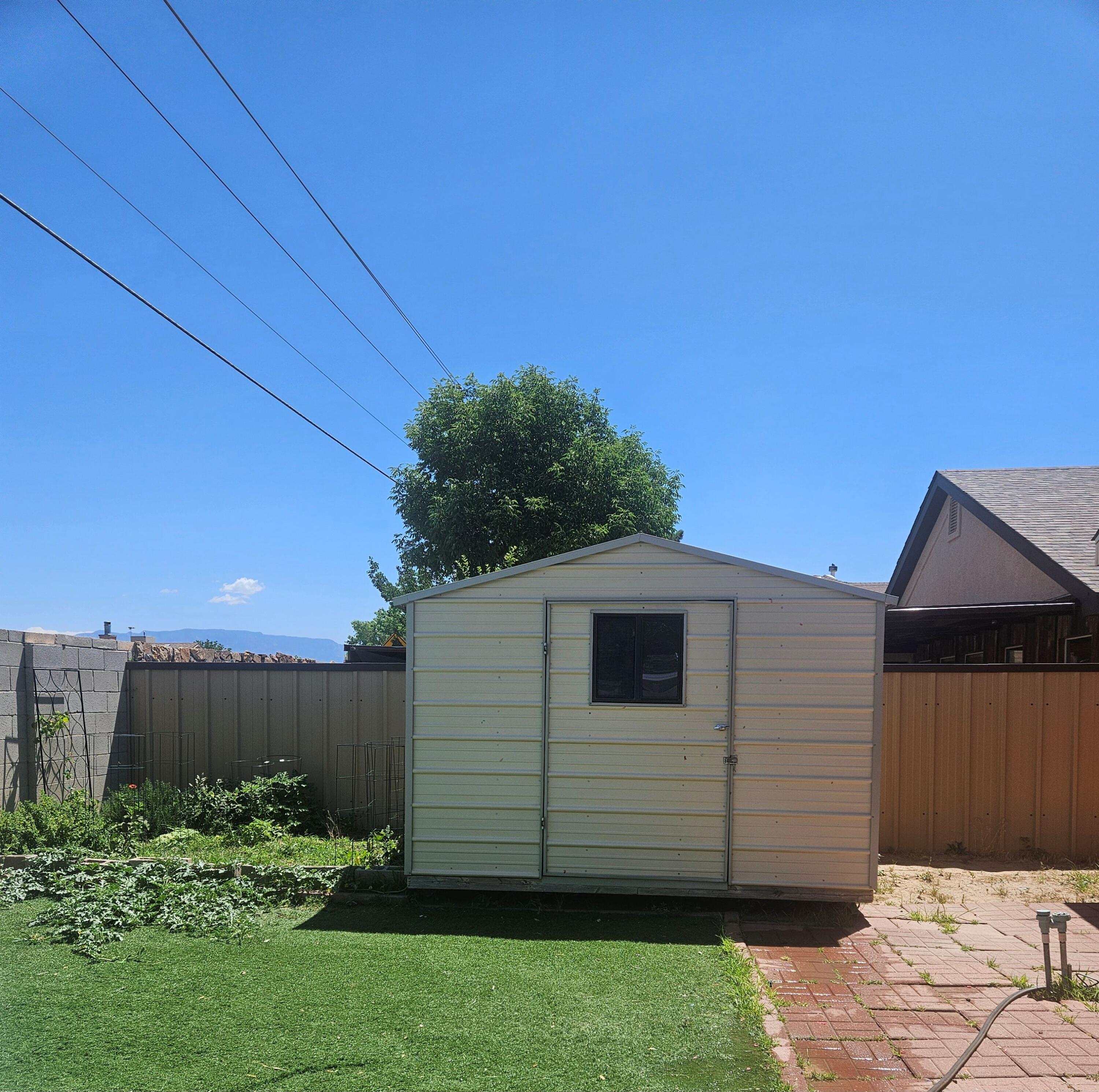 Photo 4 — 6305 Sunray Road NW