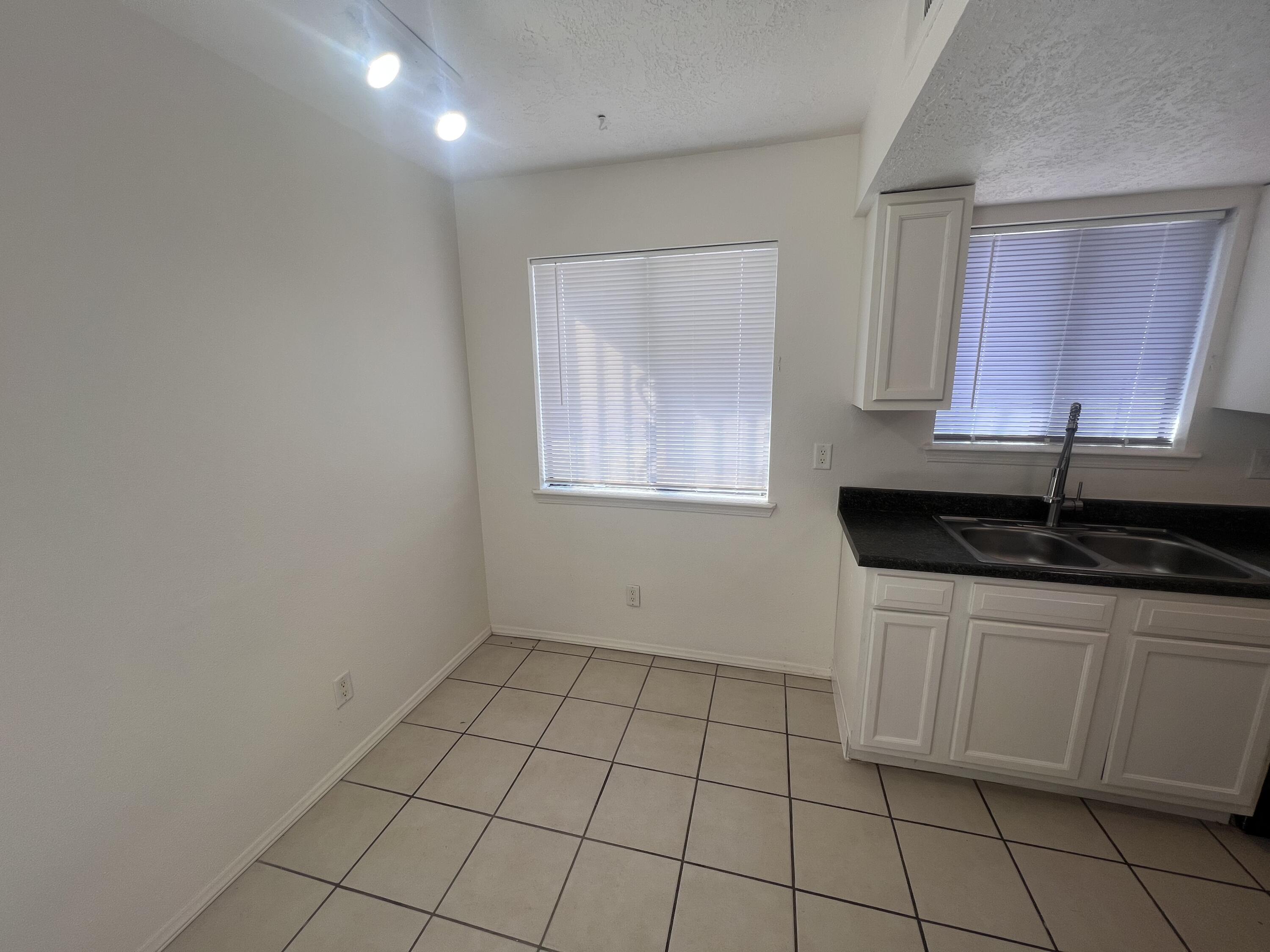 Photo 6 — 1005 Dickerson Drive SE A