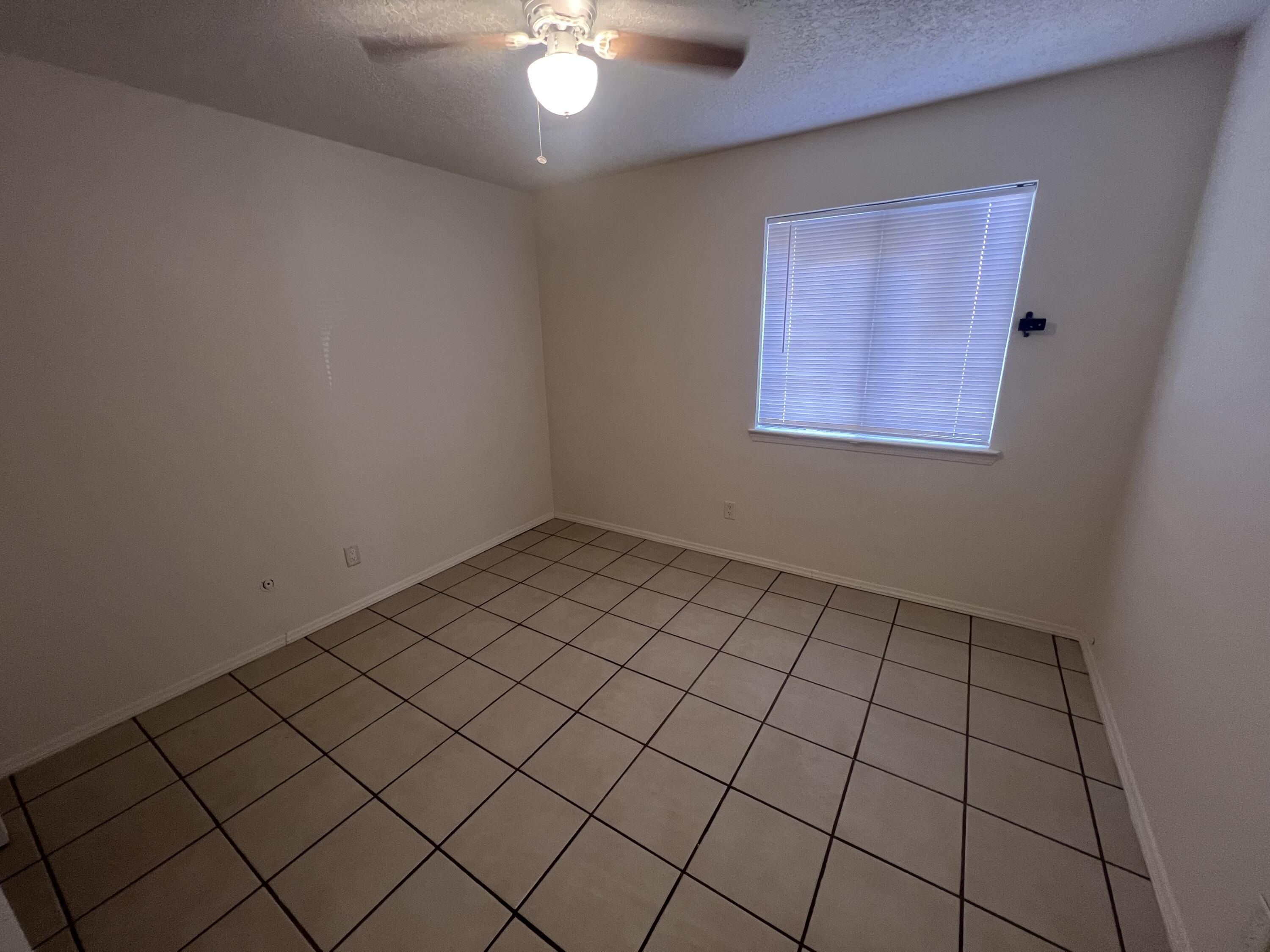 Photo 15 — 1005 Dickerson Drive SE A