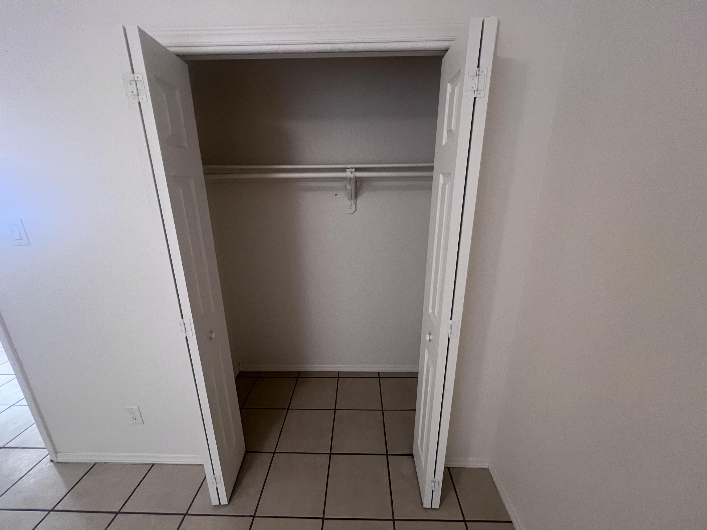 Photo 17 — 1005 Dickerson Drive SE A