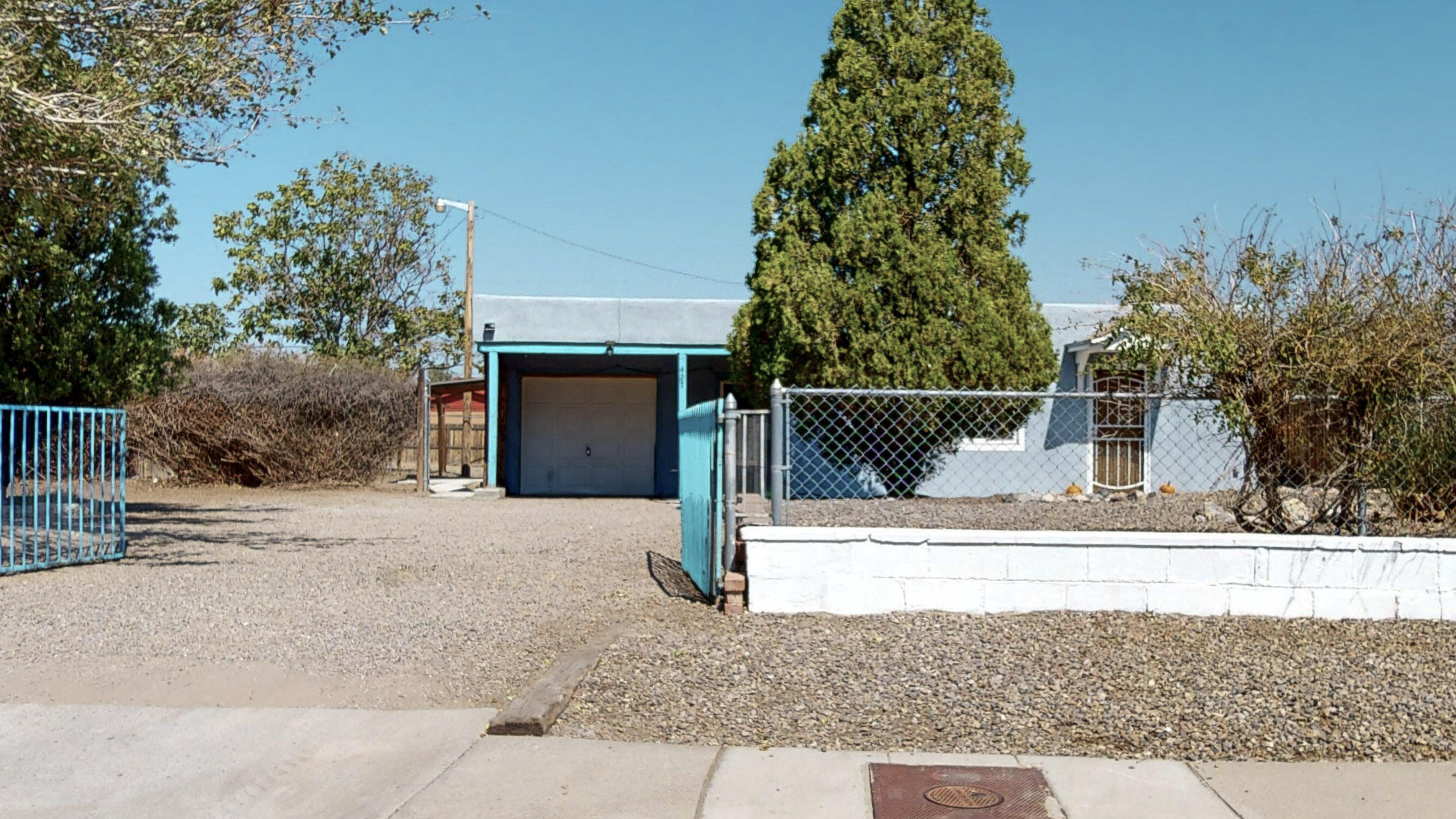 427 Headingly Avenue NW, Albuquerque, NM 87107