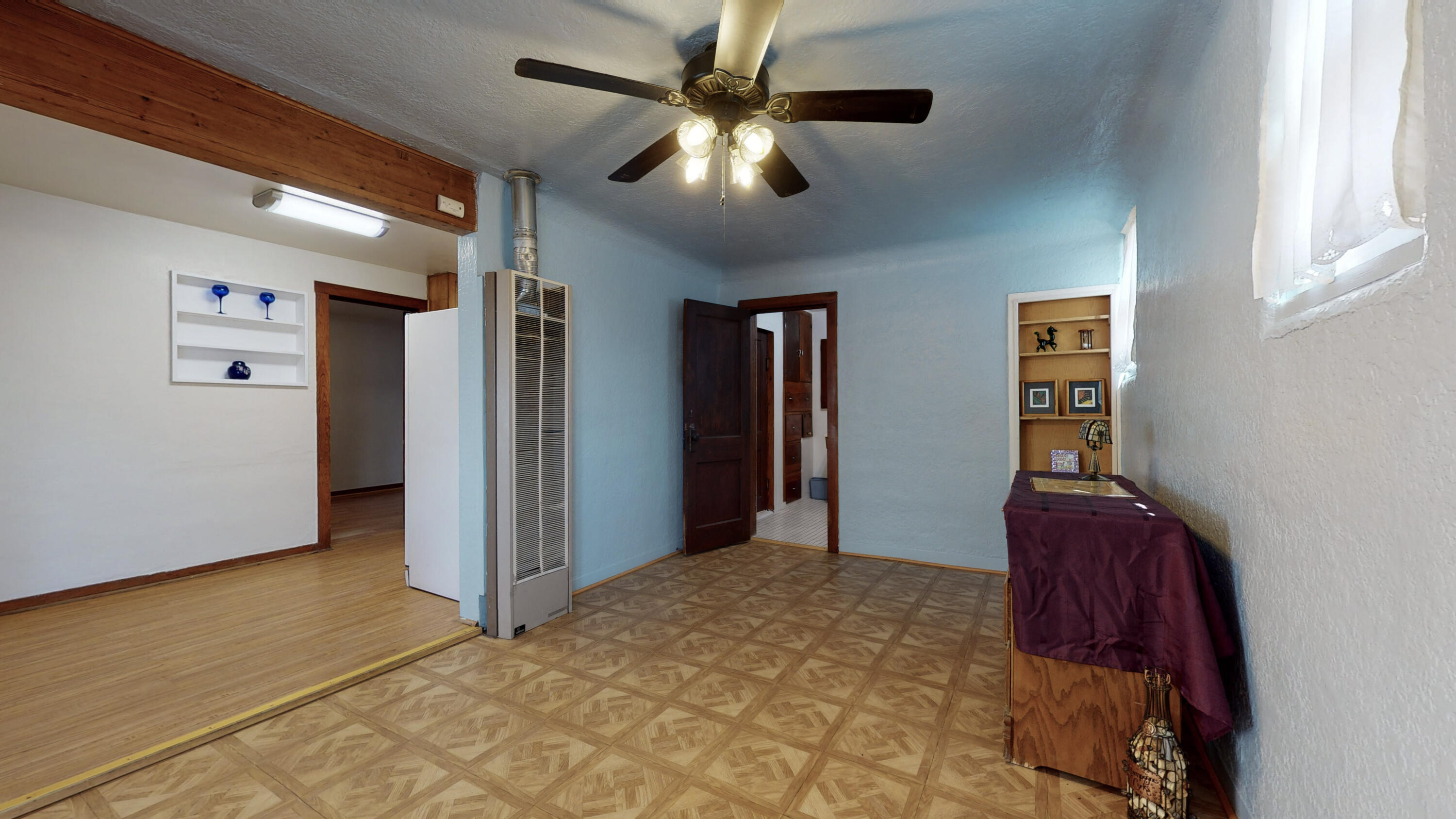 Photo 11 — 427 Headingly Avenue NW