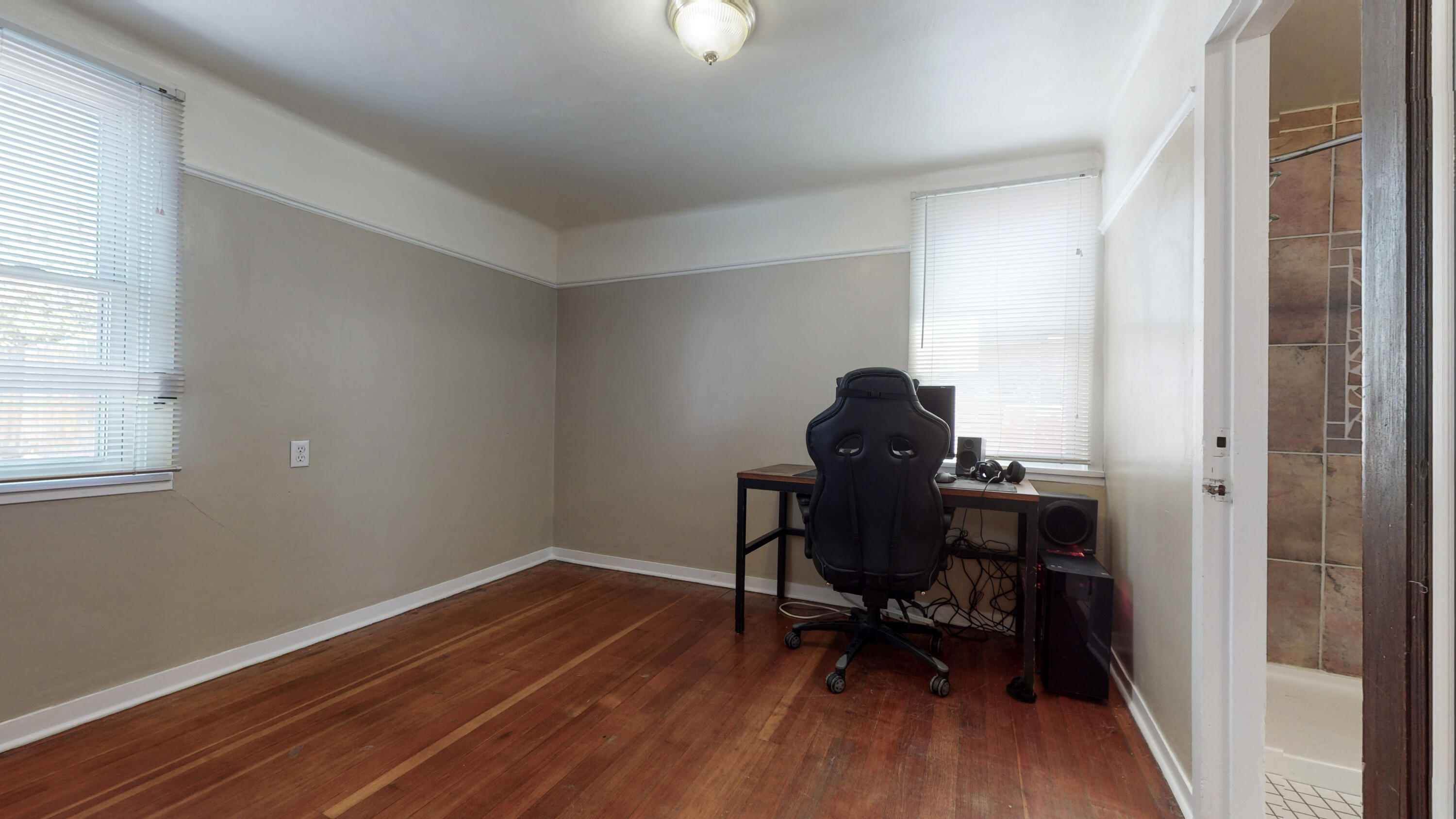 Photo 13 — 427 Headingly Avenue NW