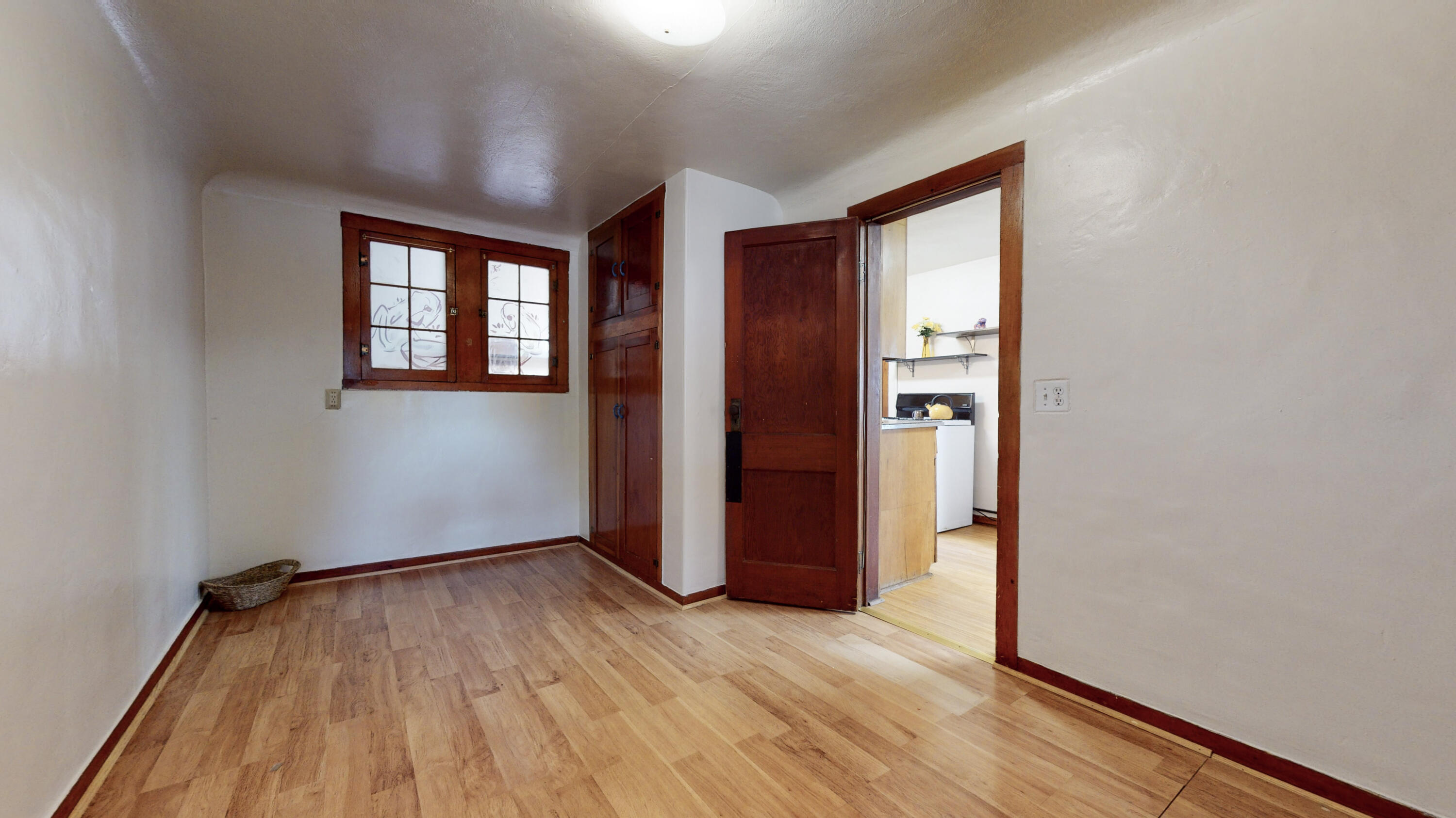 Photo 19 — 427 Headingly Avenue NW