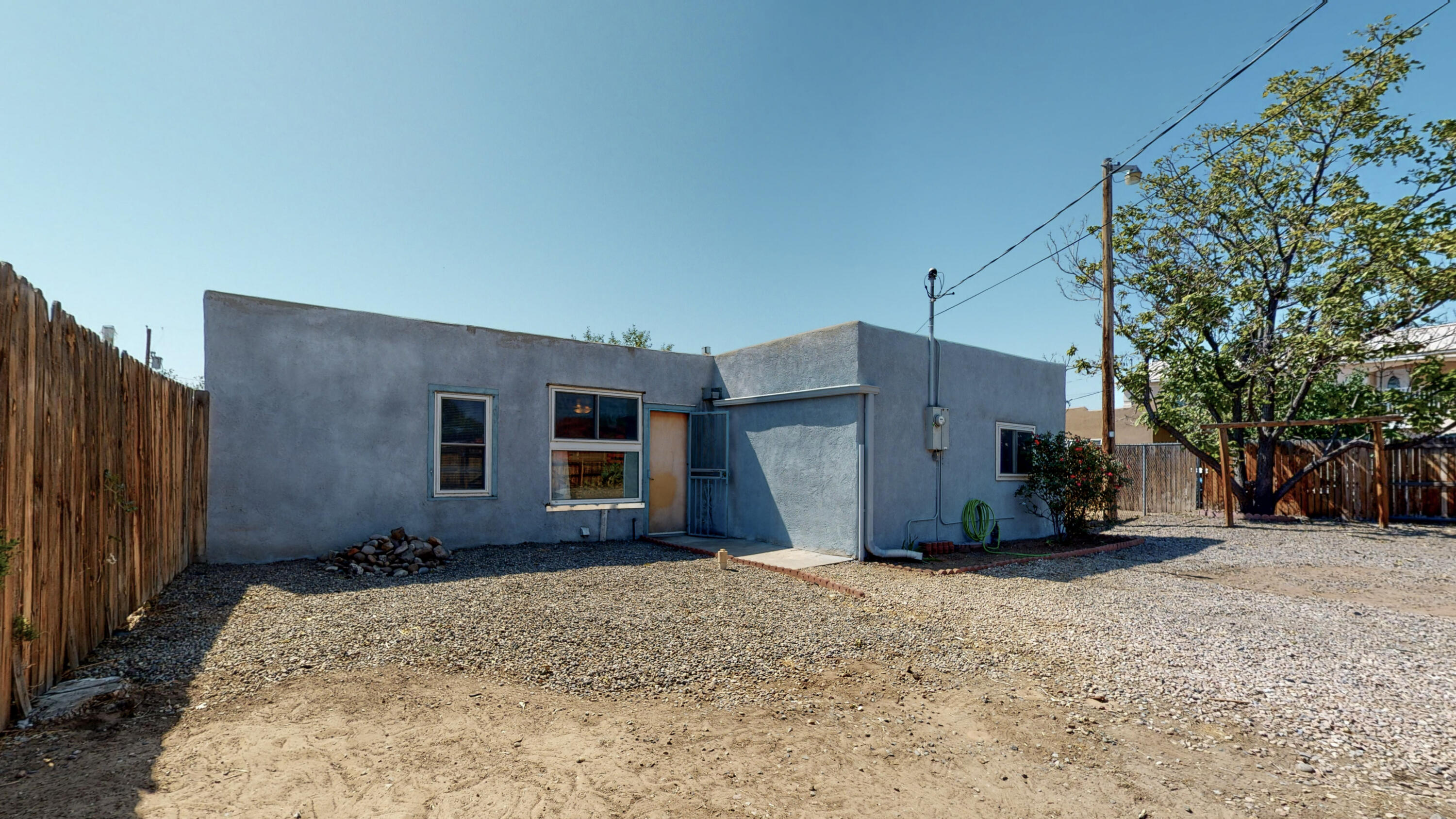 Photo 7 — 427 Headingly Avenue NW