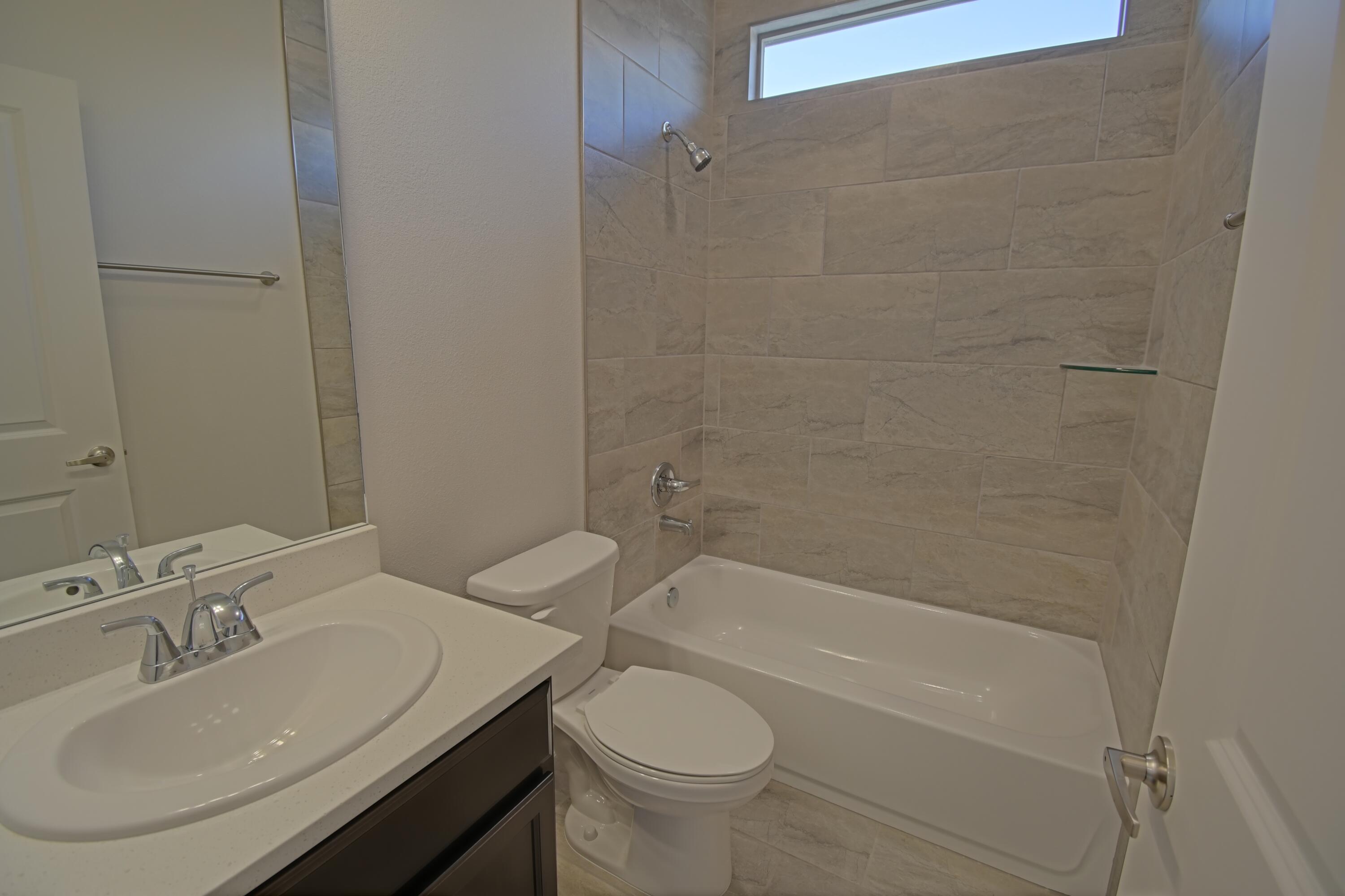 Photo 10 — 2590 Camino Plata Loop NE