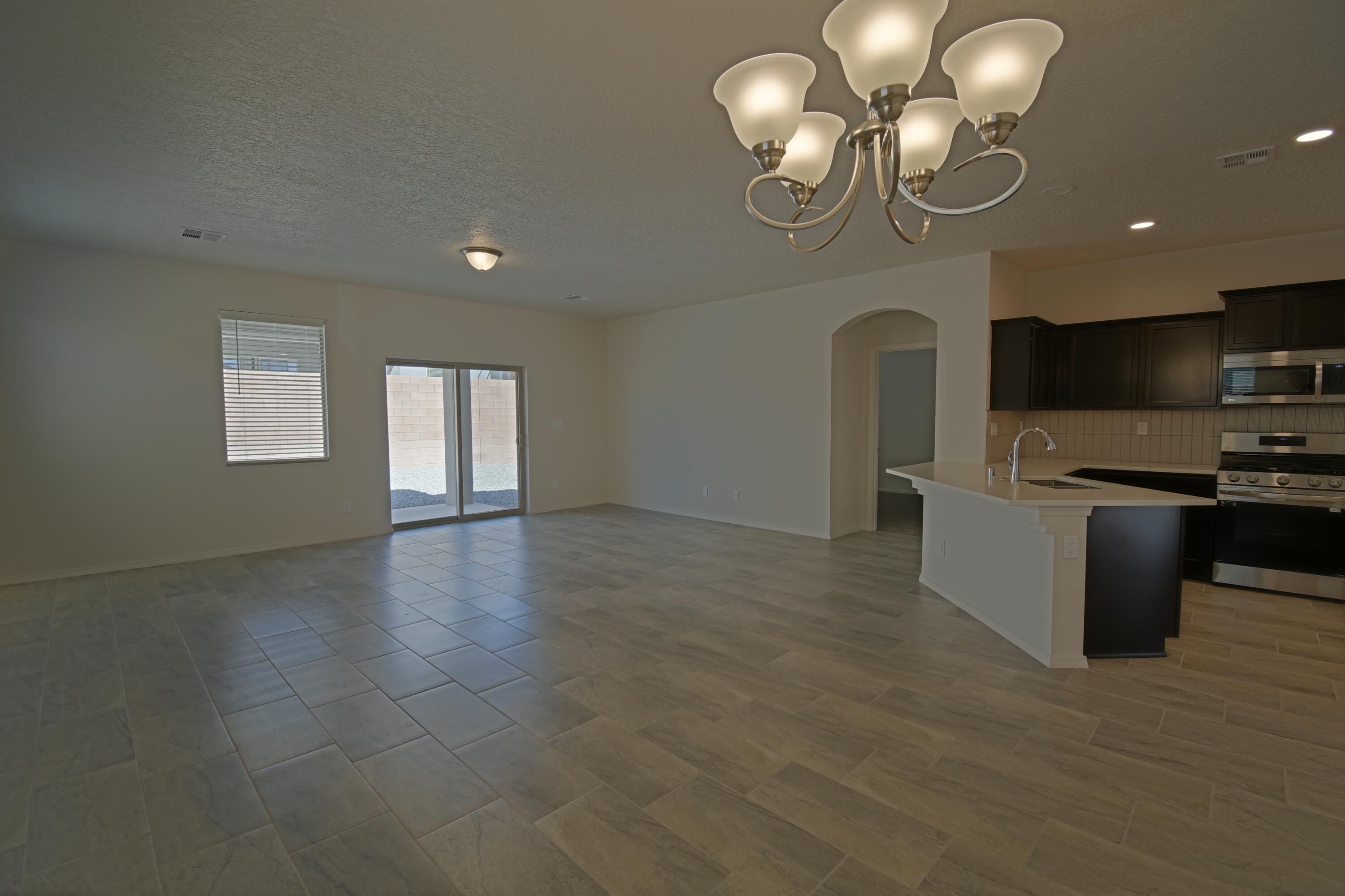 Photo 2 — 2590 Camino Plata Loop NE