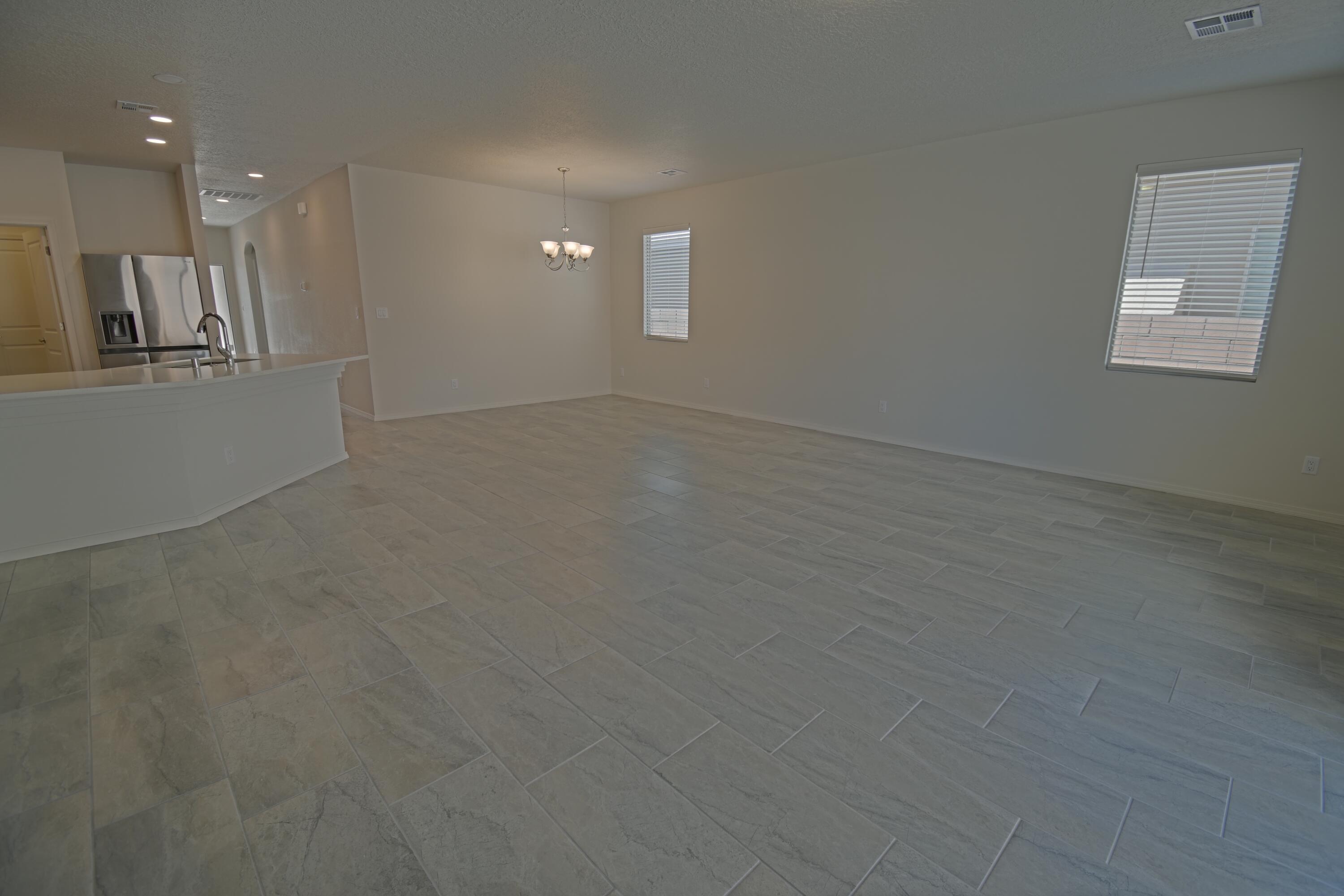 Photo 5 — 2590 Camino Plata Loop NE